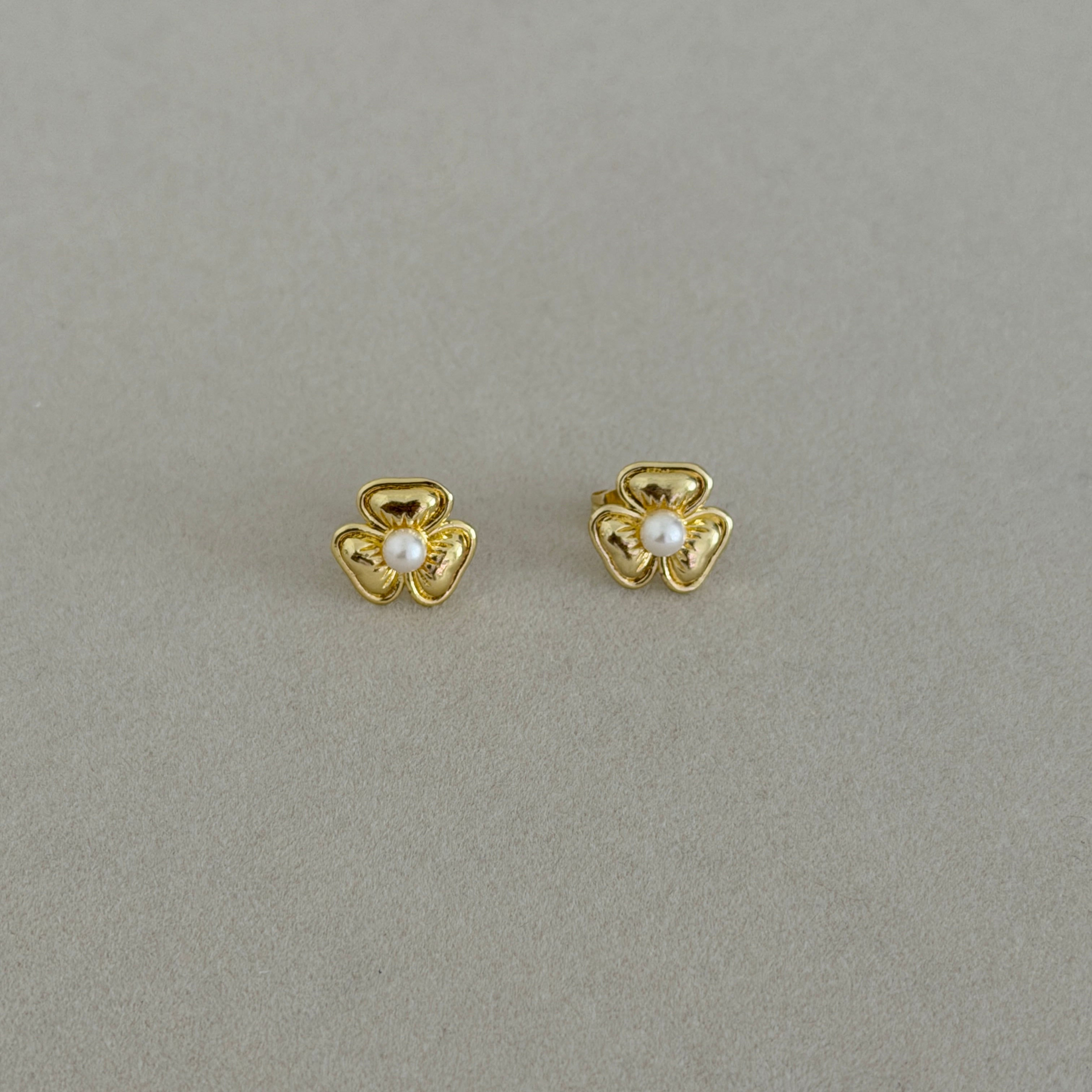 Petal Pearl Stud Earrings