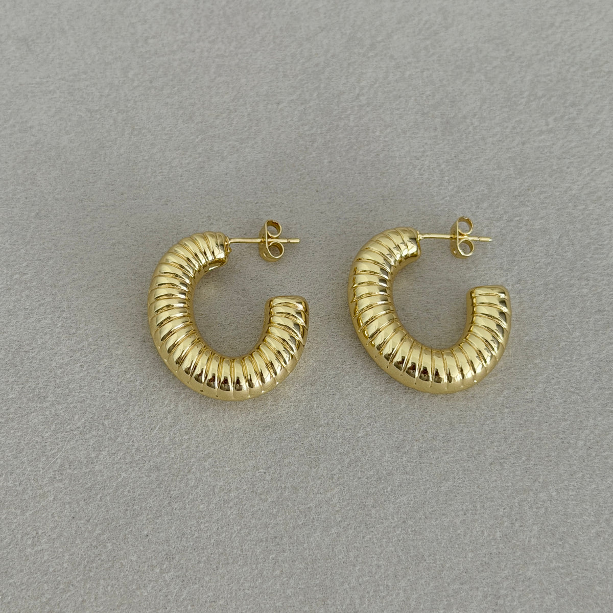Ribbed Chunky Hoop Earrings
