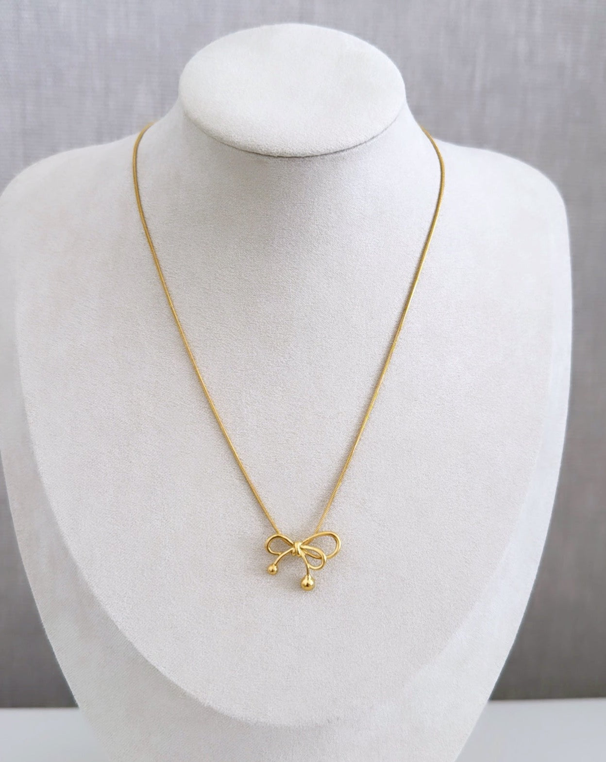 Bow Gold Necklace