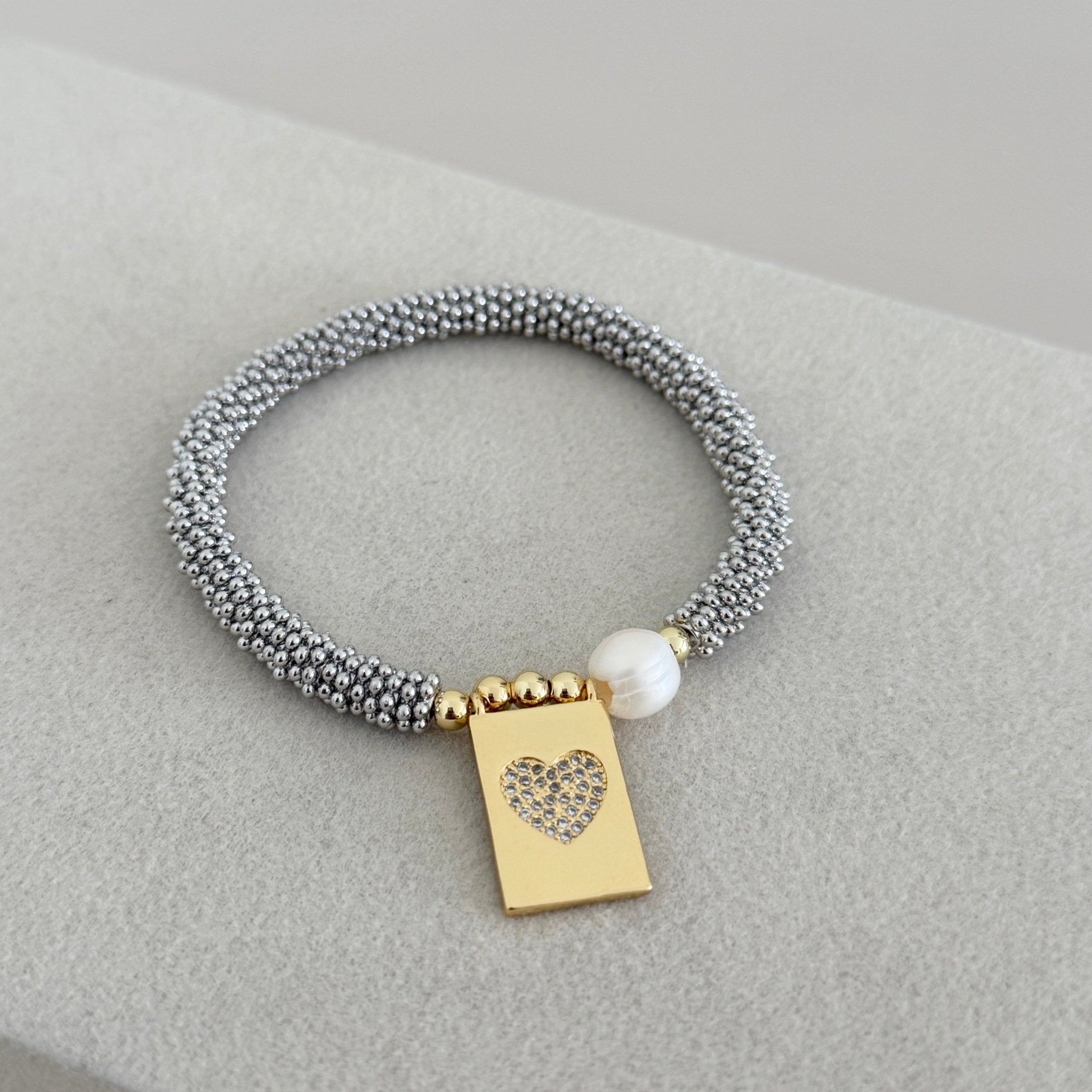 Amora Heart Charm Bracelet - Bracelets | LimaLimón Store - 1
