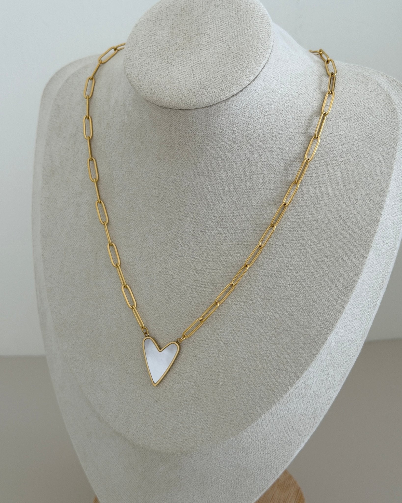 Amora Heart Necklace - Necklace | LimaLimón Store - 2