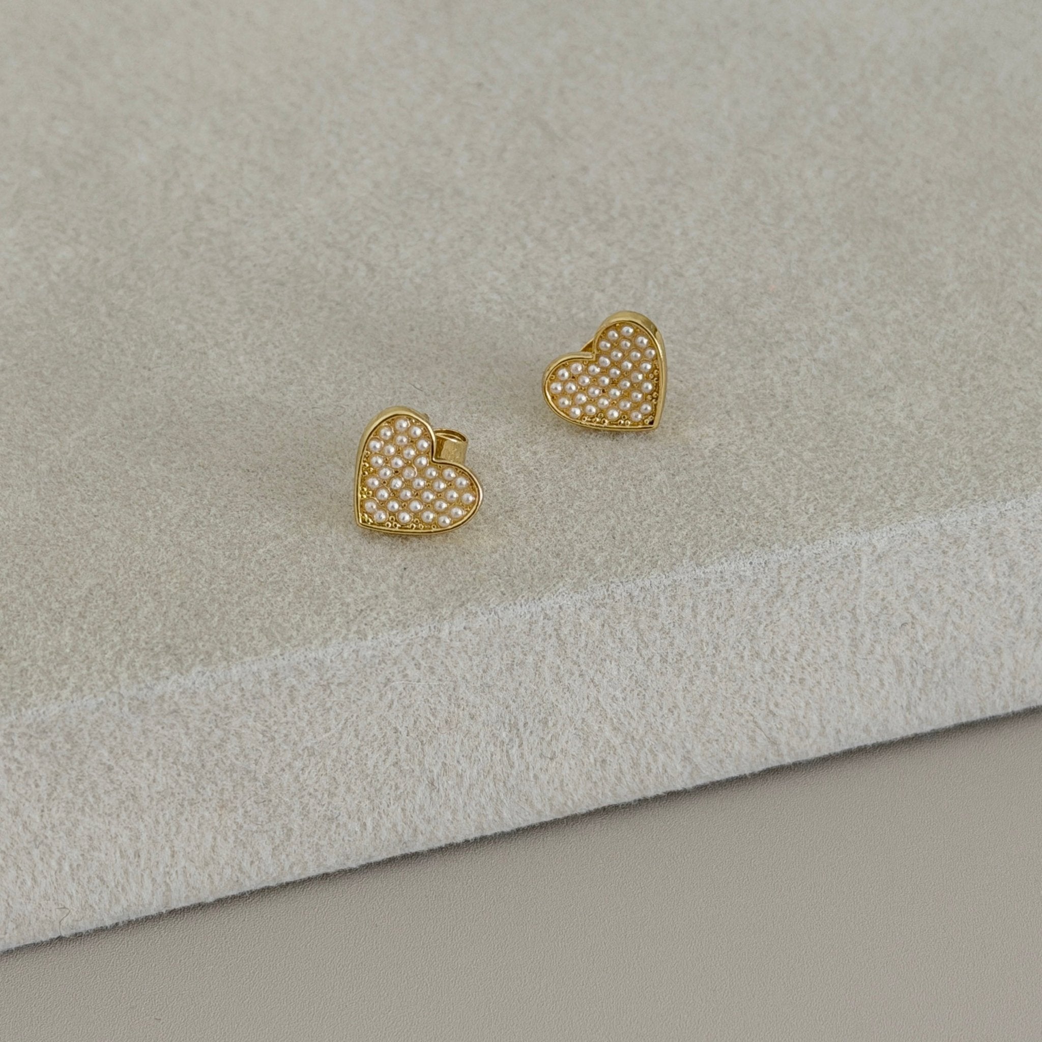 Amore Pavé Heart Stud Earrings - Earring | LimaLimón Store - 1