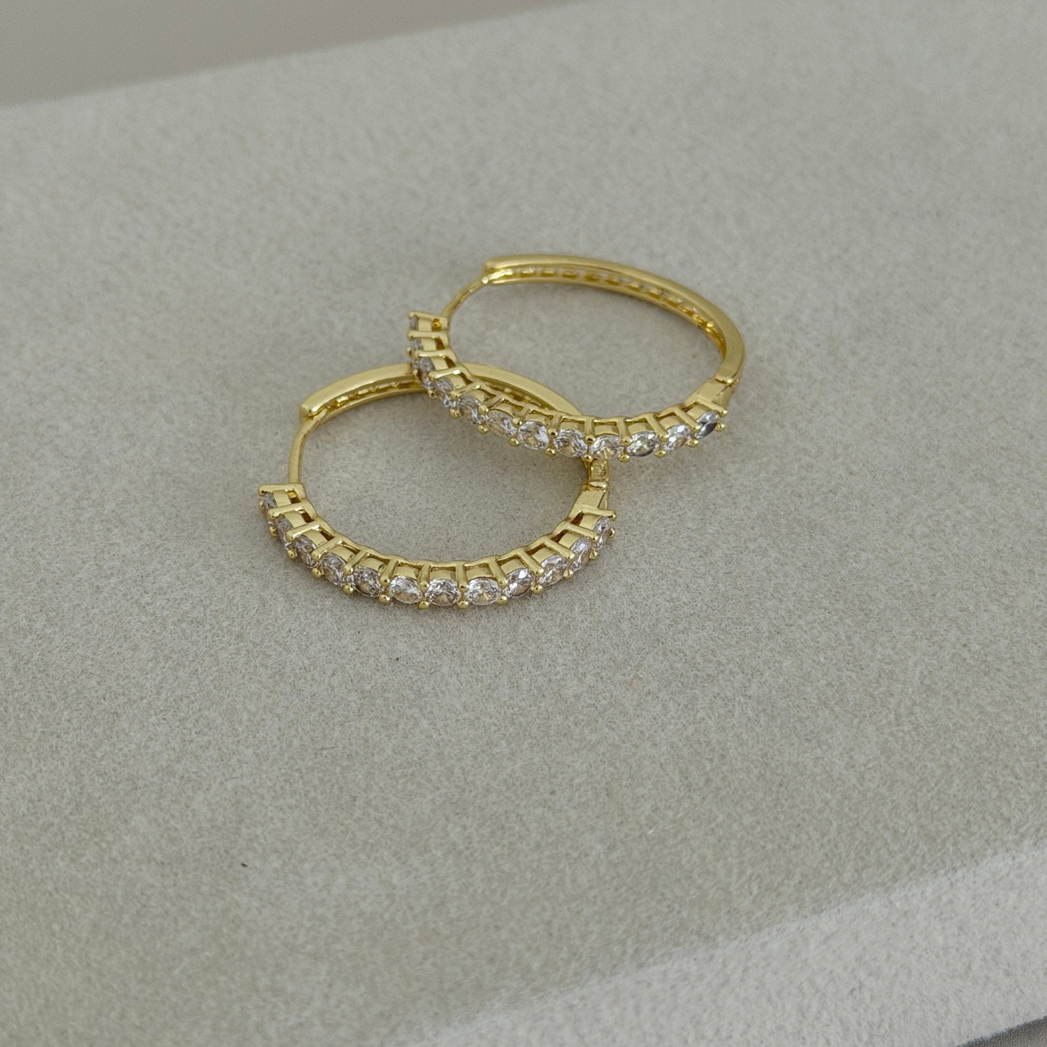 Aria Pavé Hoop Earrings - Earring | LimaLimón Store - 2