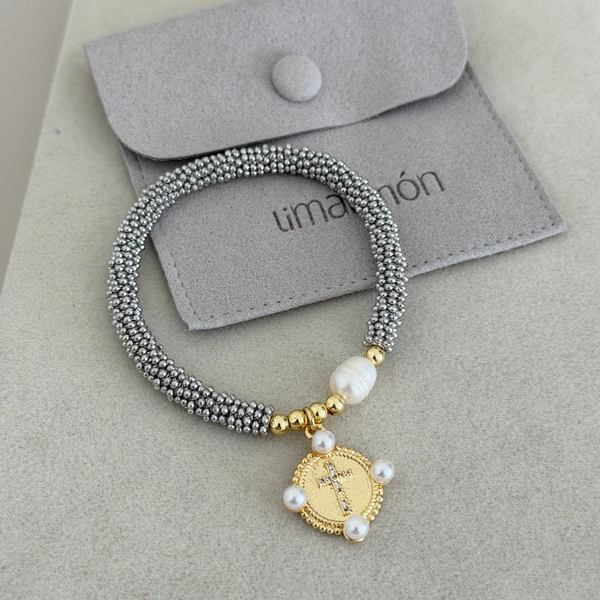 Beaded Cross Medallion Stretch Bracelet - Bracelet | LimaLimón Store - 2
