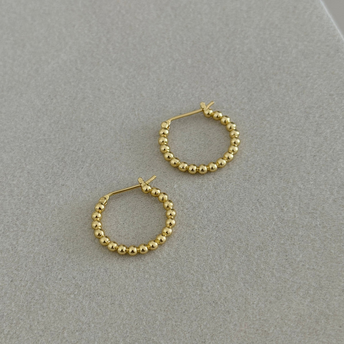 Beaded Gold Hoop Earrings - Earring | LimaLimón Store - 1