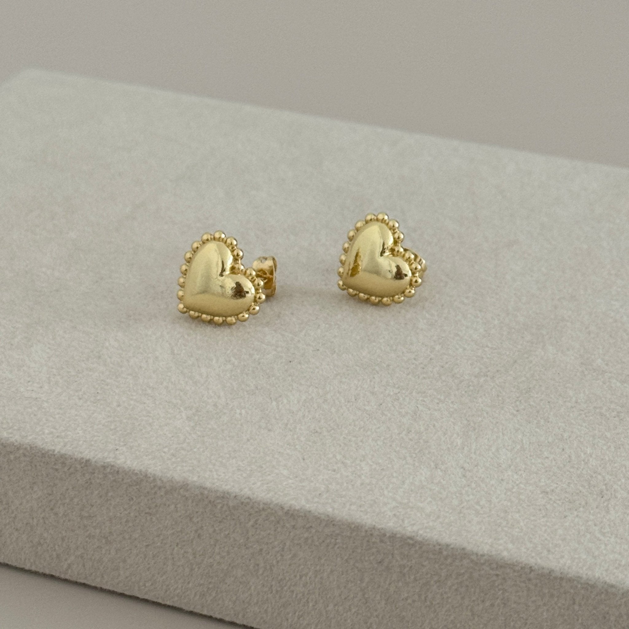 Beaded Heart Studs - Earring | LimaLimón Store - 1