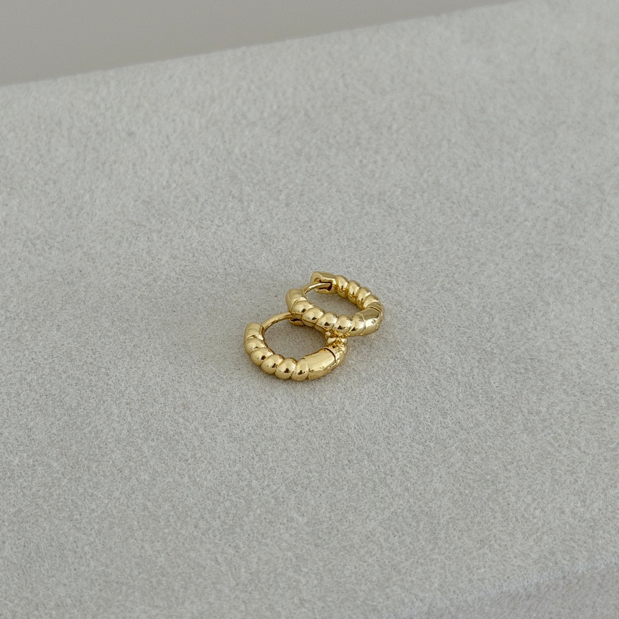 Beaded Mini Hoop Earrings - Earring | LimaLimón Store - 4