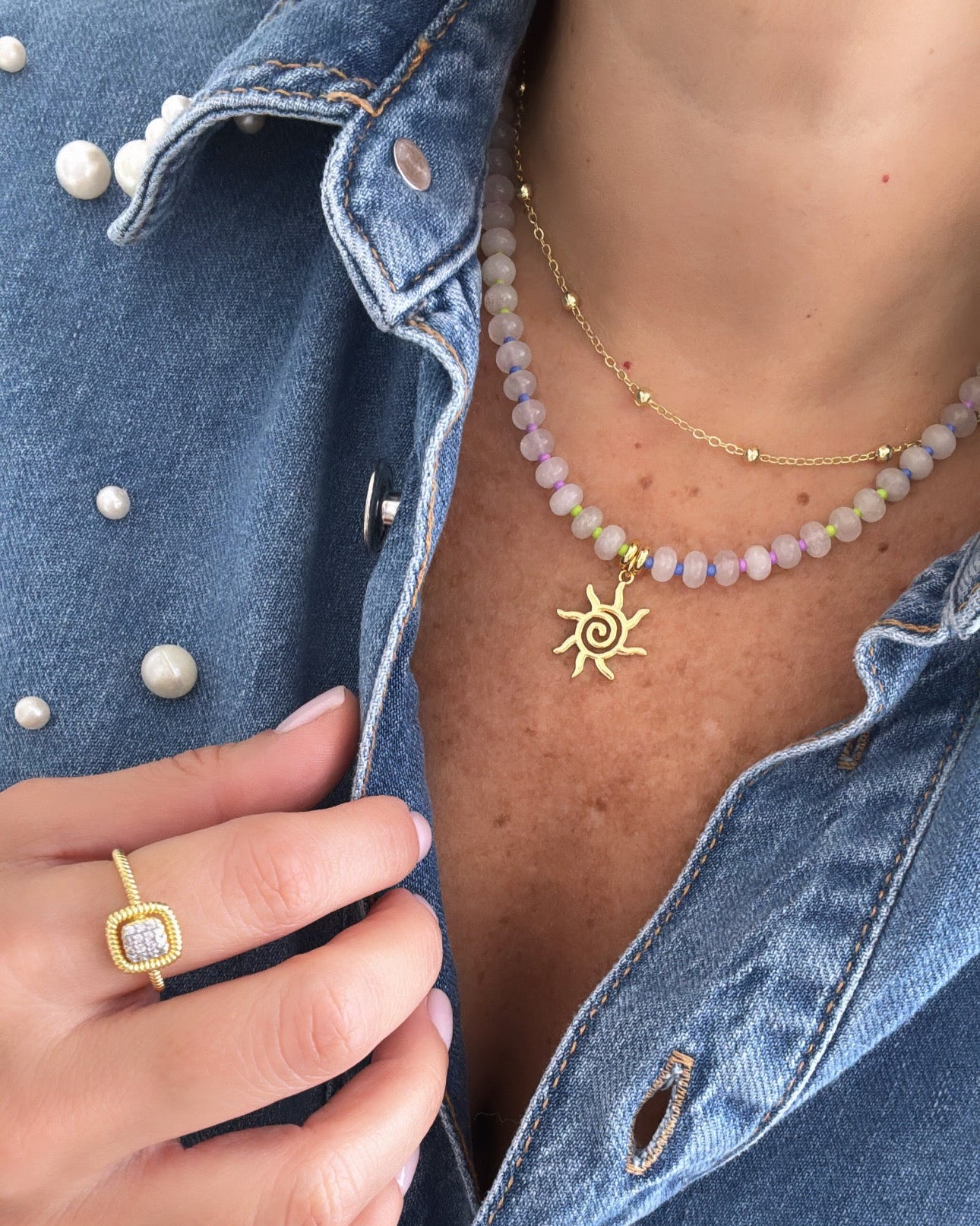 Beaded with Gold Sun Pendant - Necklace | LimaLimón Store - 3