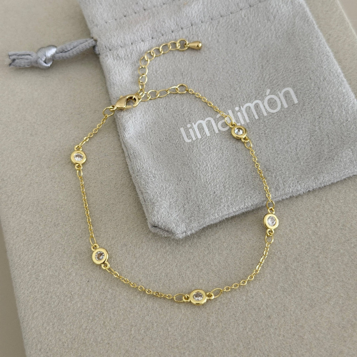 Bezel Crystal Bracelet - Bracelets | LimaLimón Store - 2
