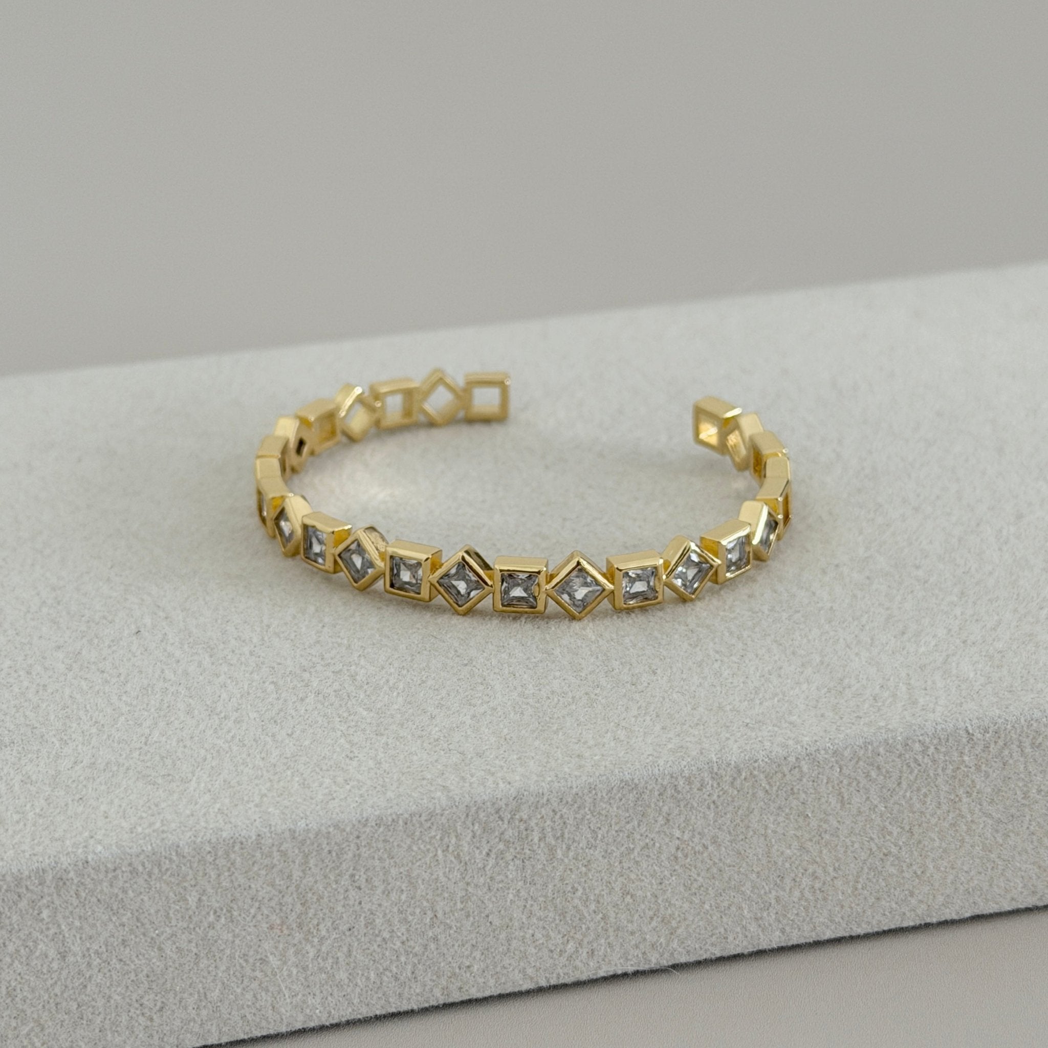 Bianca Square Crystal Cuff Bracelet - Bracelets | LimaLimón Store - 1