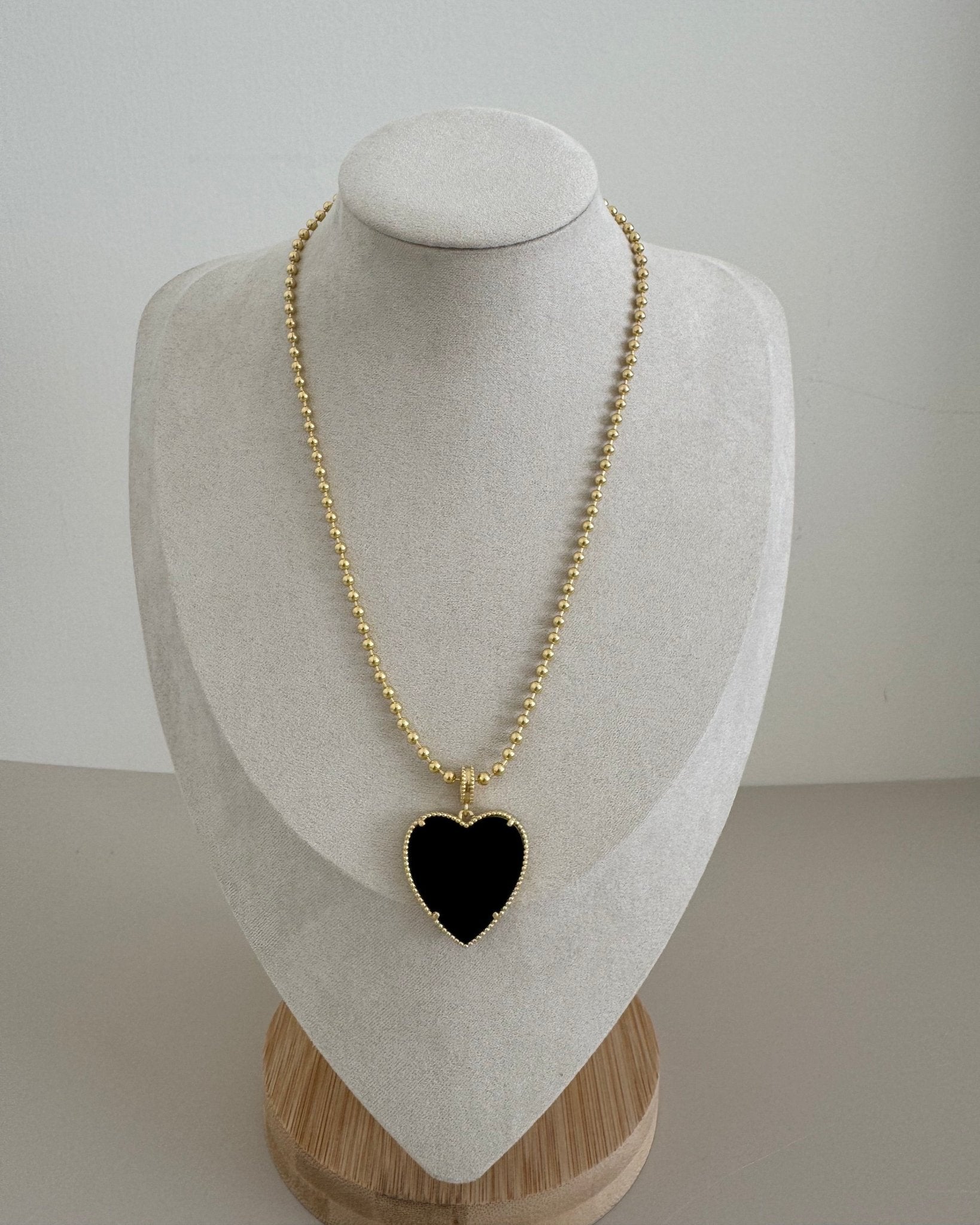 Black Heart Necklace - LimaLimón Store