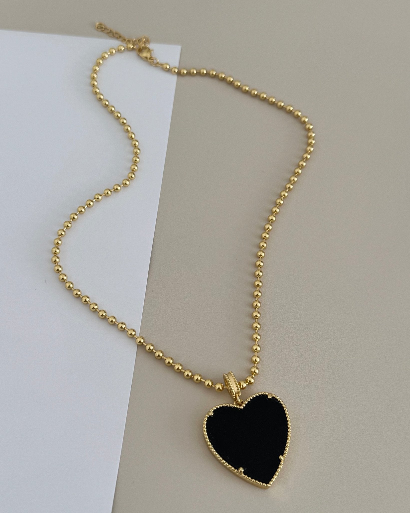 Black Heart Necklace - LimaLimón Store