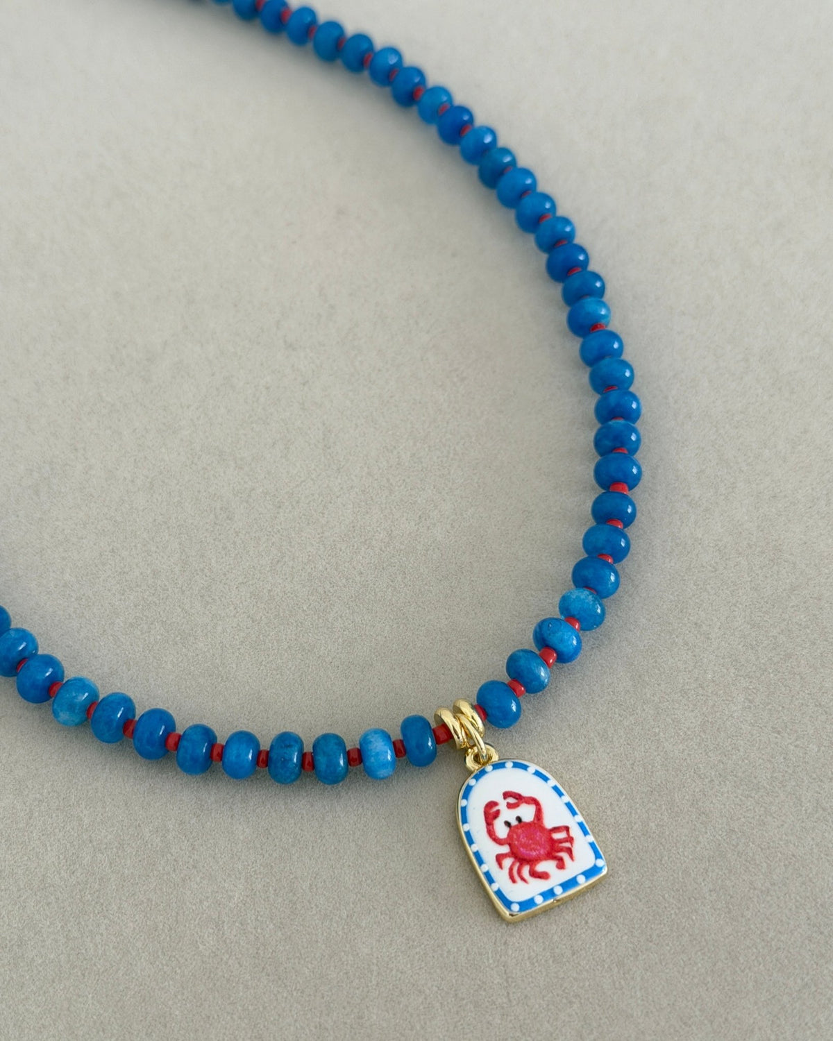 Blue Crab Charm Beaded Necklace - Necklaces | LimaLimón Store - 4