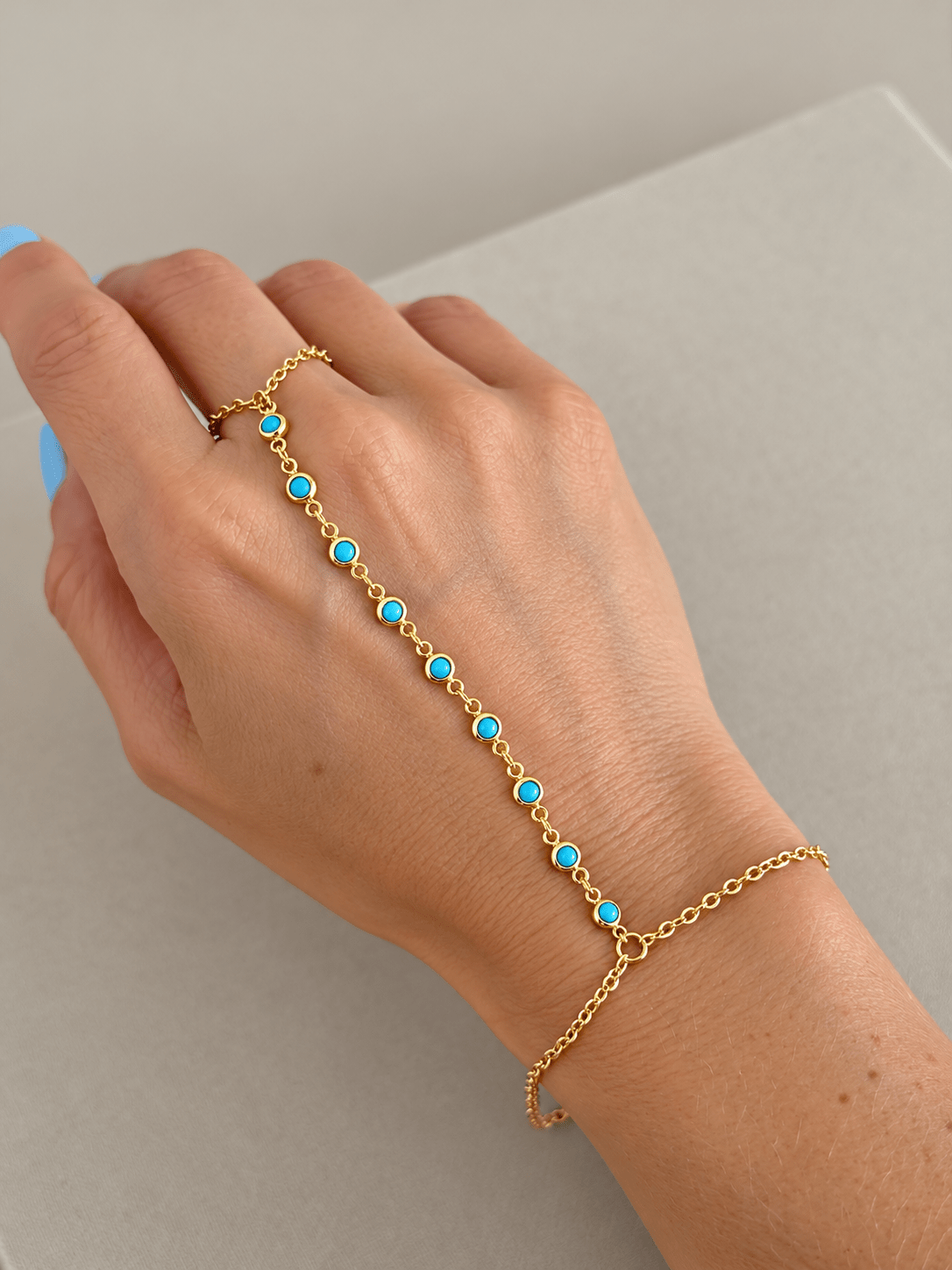 Celeste Hand Chain - Bracelet | LimaLimón Store - 2