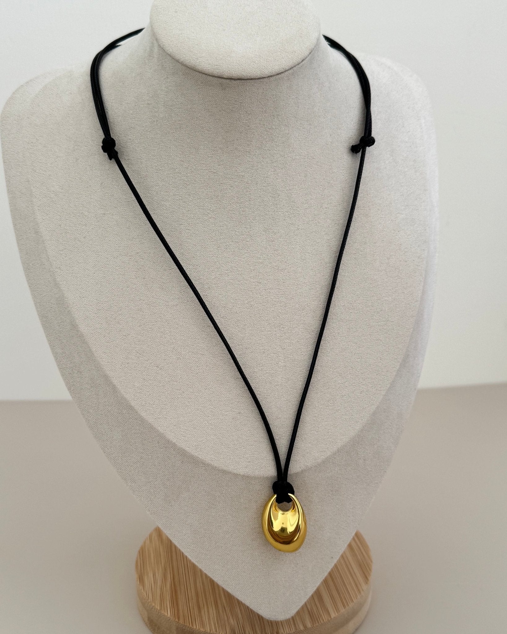 Charm Cord Necklace - LimaLimón Store