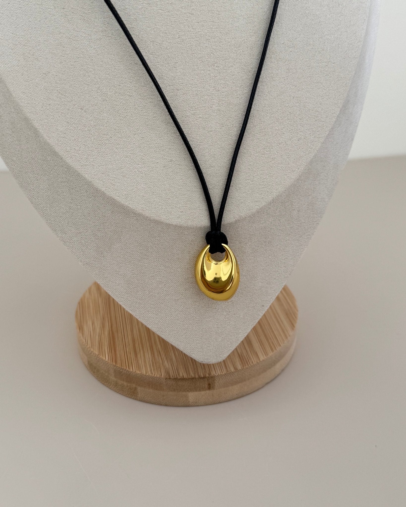 Charm Cord Necklace - LimaLimón Store