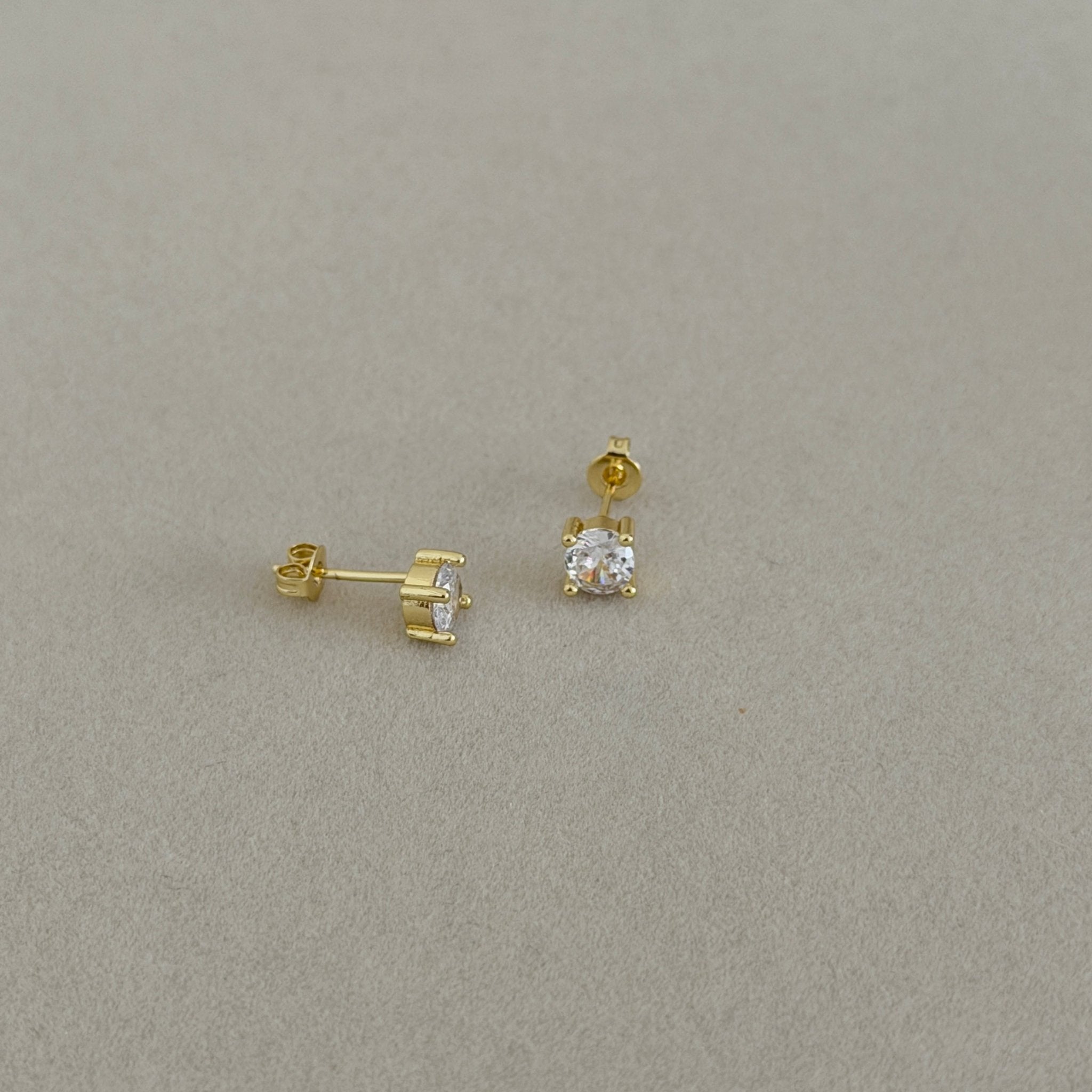 Classic Crystal Stud Earrings - Earring | LimaLimón Store - 4