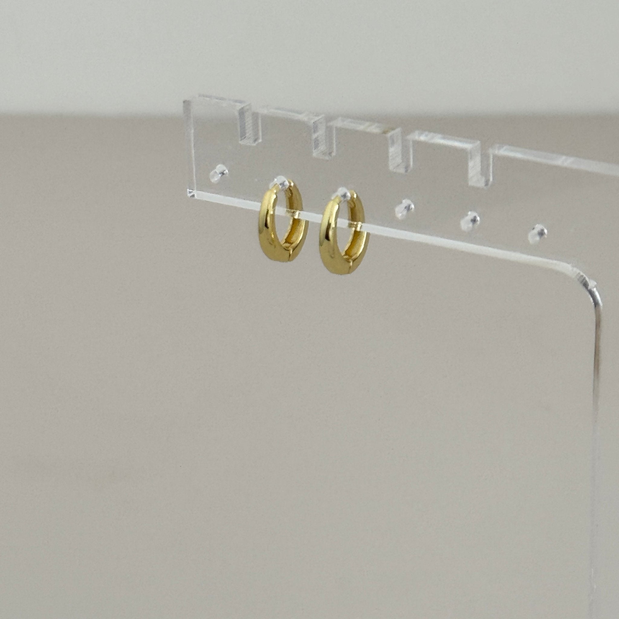 Classic Mini Gold Hoops - Earring | LimaLimón Store - 2