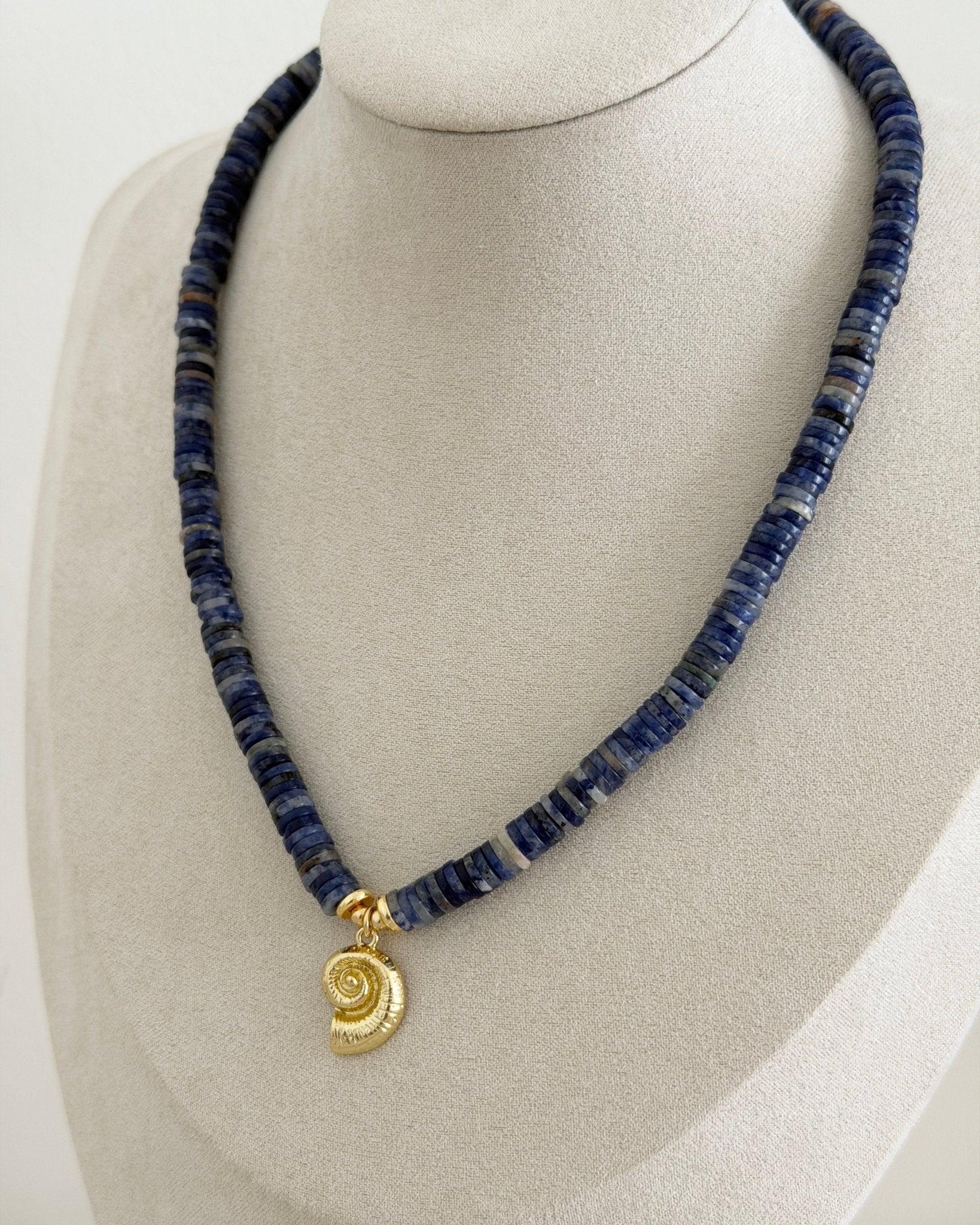 Coastal Charm Beaded Choker - Necklaces | LimaLimón Store - 8