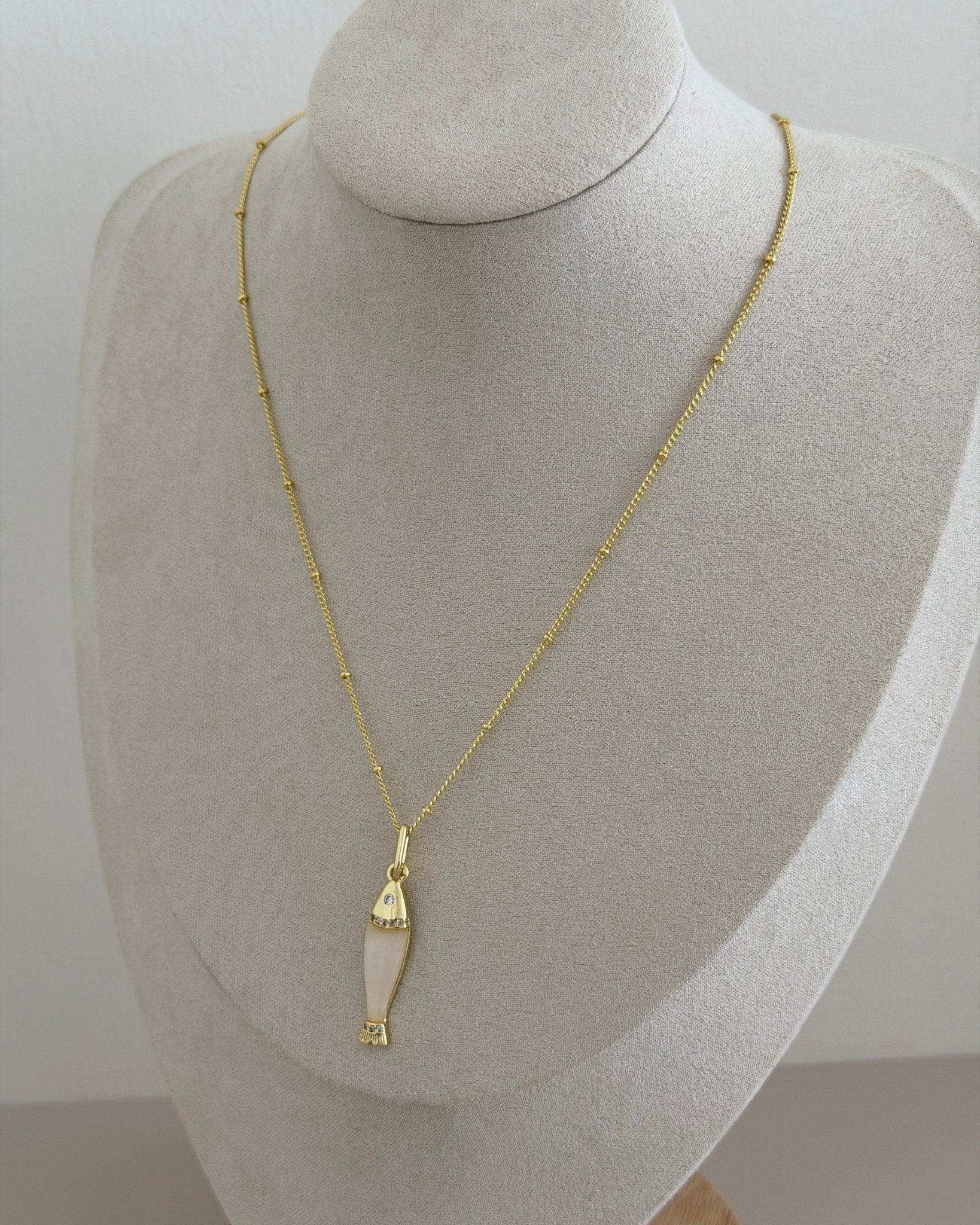 Coastal Fish Pendant Necklace - Necklaces | LimaLimón Store - 3