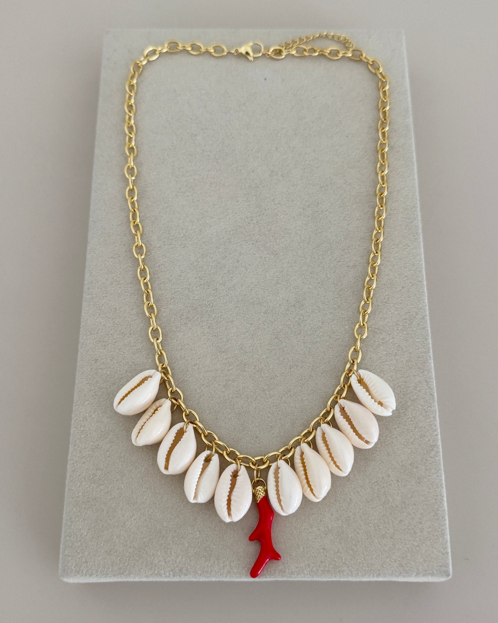 Coral Coast Shell Necklace - Necklaces | LimaLimón Store - 4