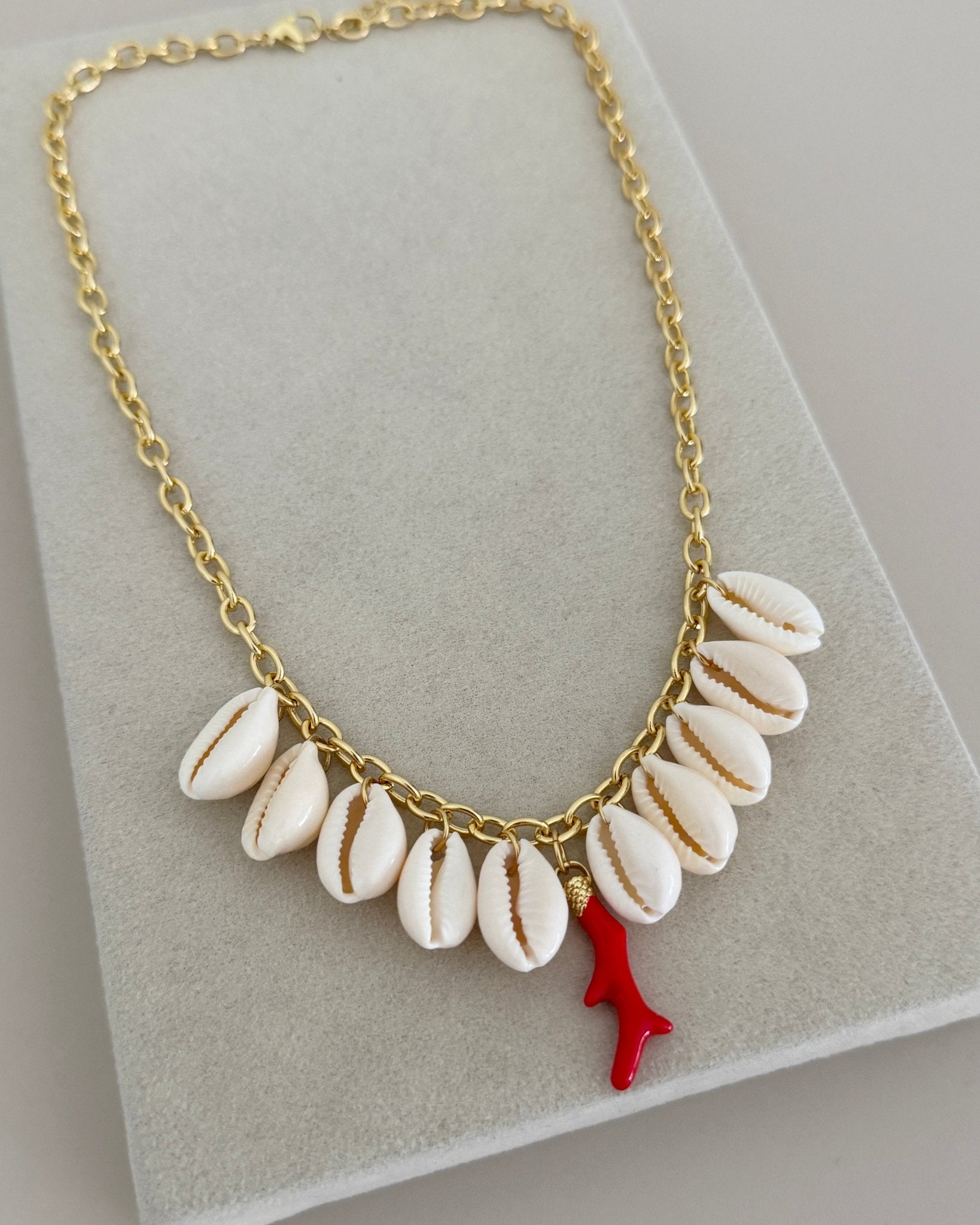 Coral Coast Shell Necklace - Necklaces | LimaLimón Store - 5