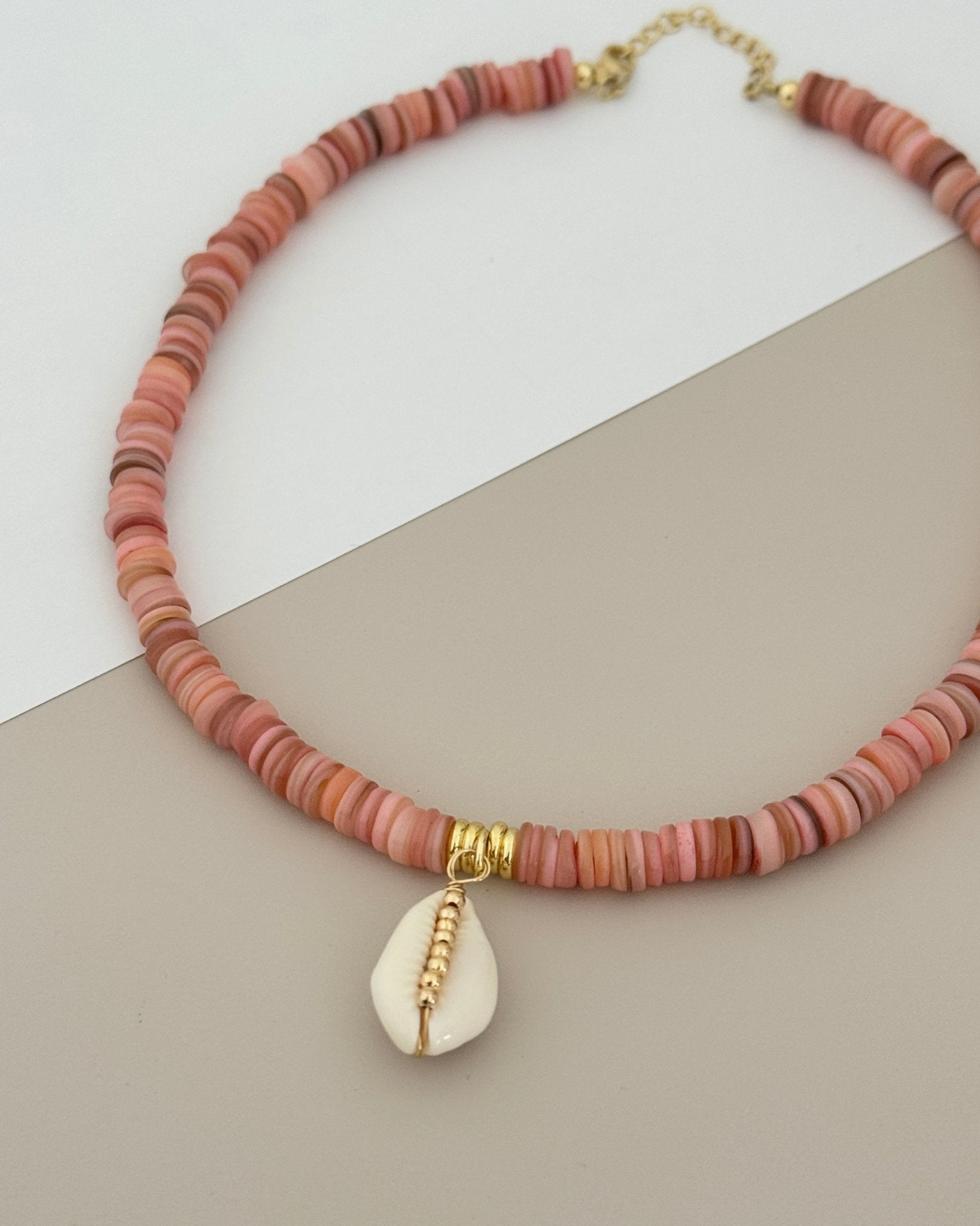 Coral Puka Shell Necklace - Necklace | LimaLimón Store - 4