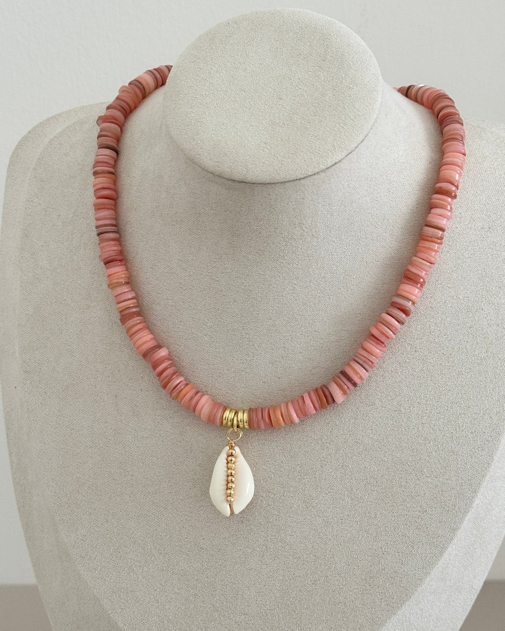 Coral Puka Shell Necklace - Necklace | LimaLimón Store - 3
