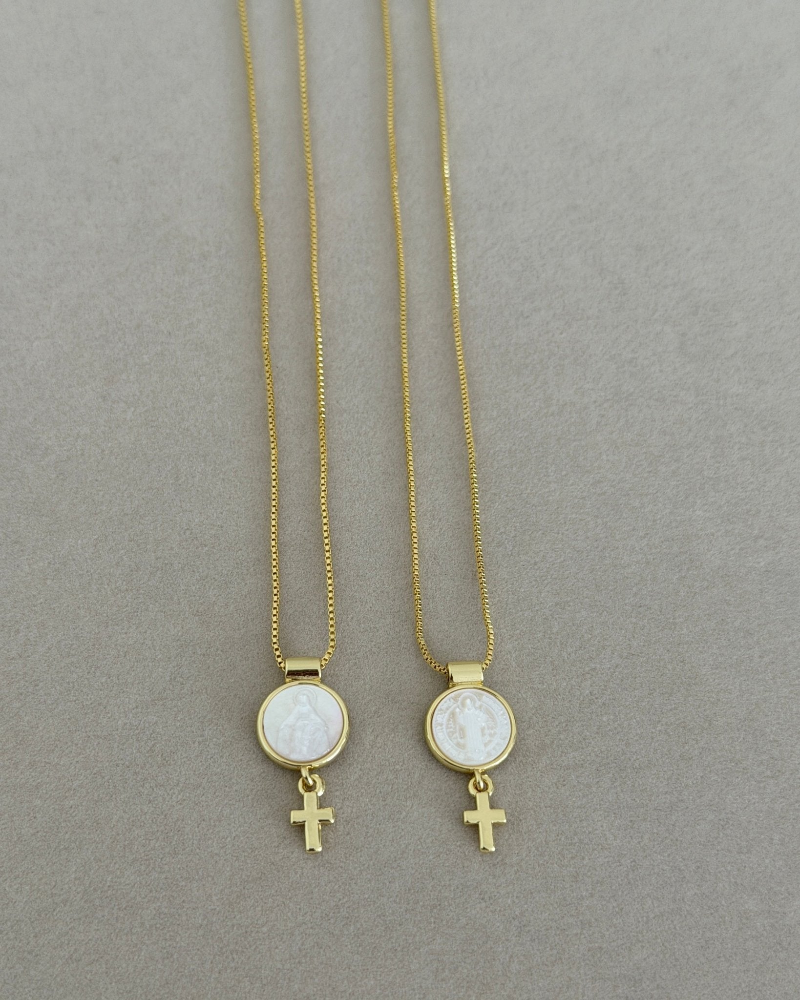 Cross Medallion Necklace - Necklace | LimaLimón Store - 7