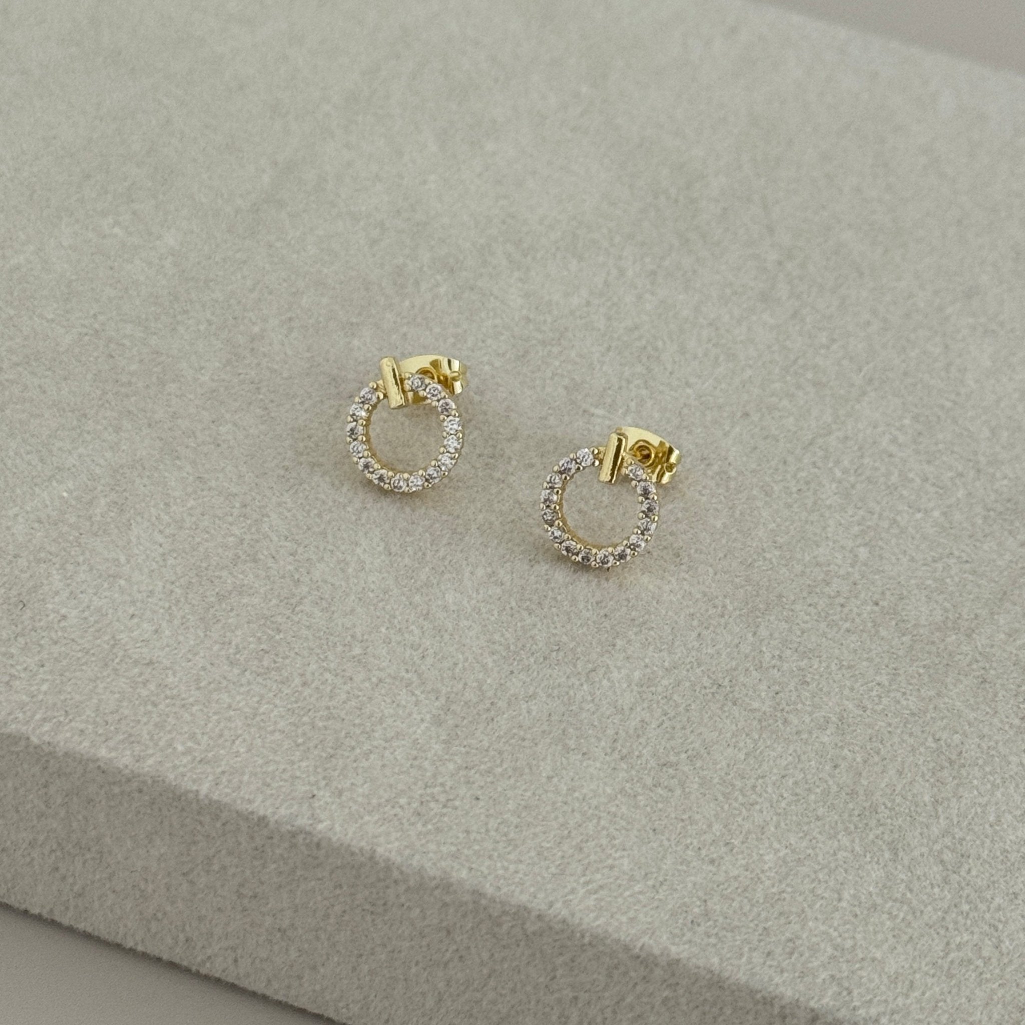 Crystal Circle Studs - Earring | LimaLimón Store - 1