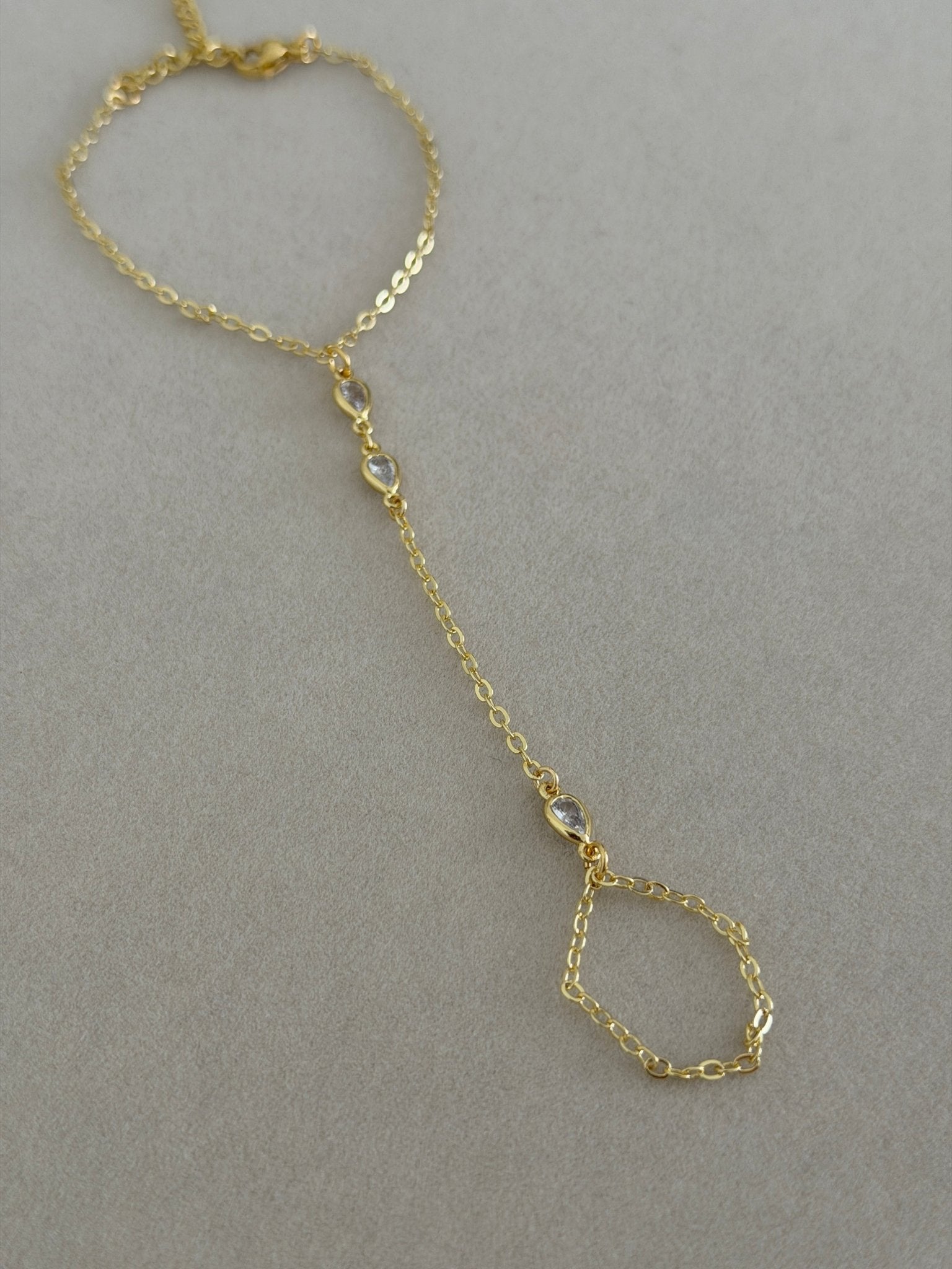 Crystal Hand Chain - Bracelet | LimaLimón Store - 3