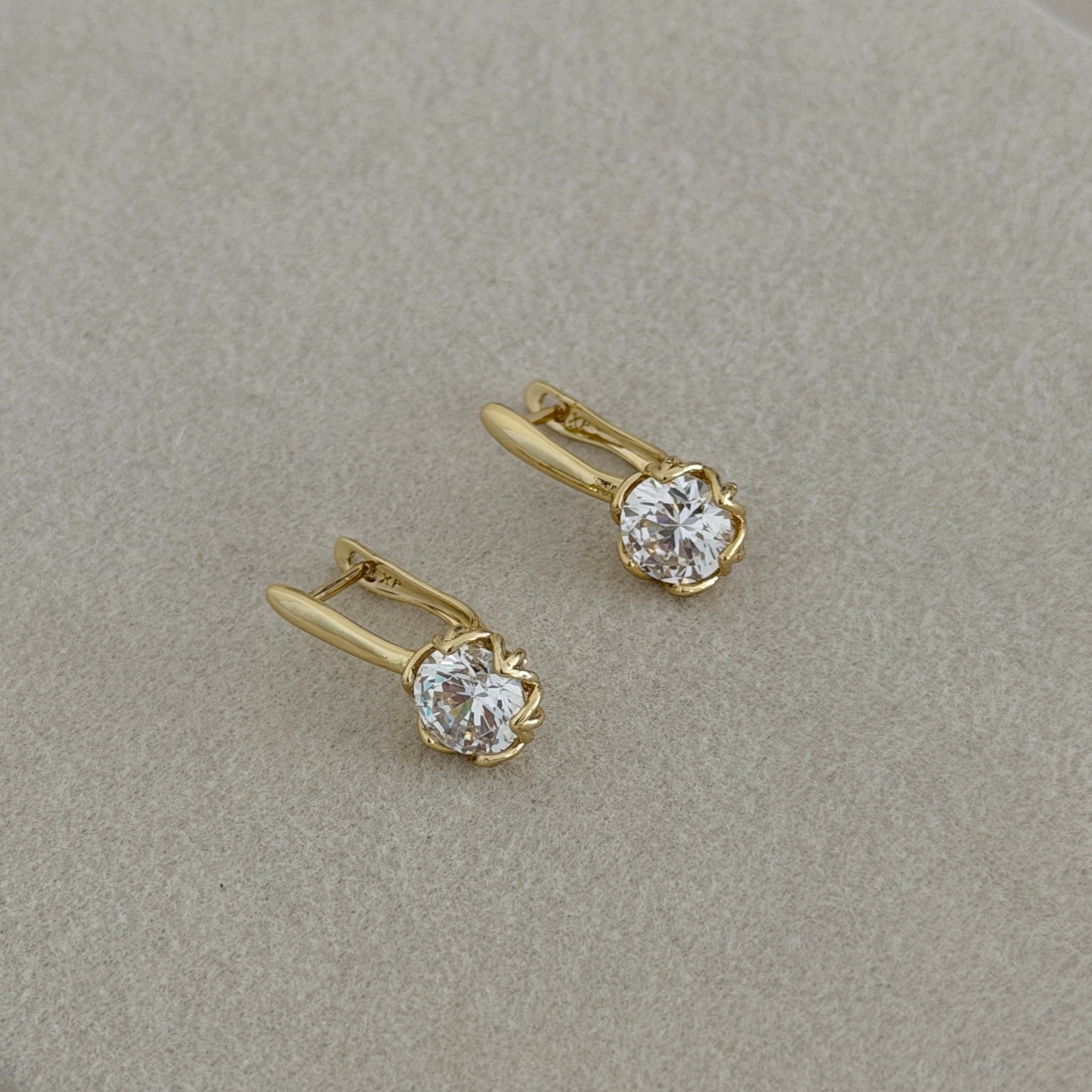 Crystal Mini Hoop Earrings - Earring | LimaLimón Store - 1