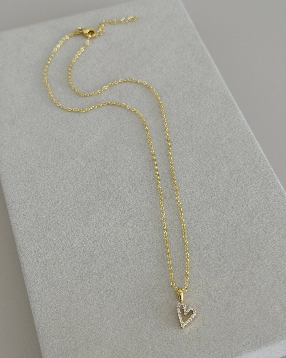 Crystal Open Heart Necklace - Necklaces | LimaLimón Store - 1