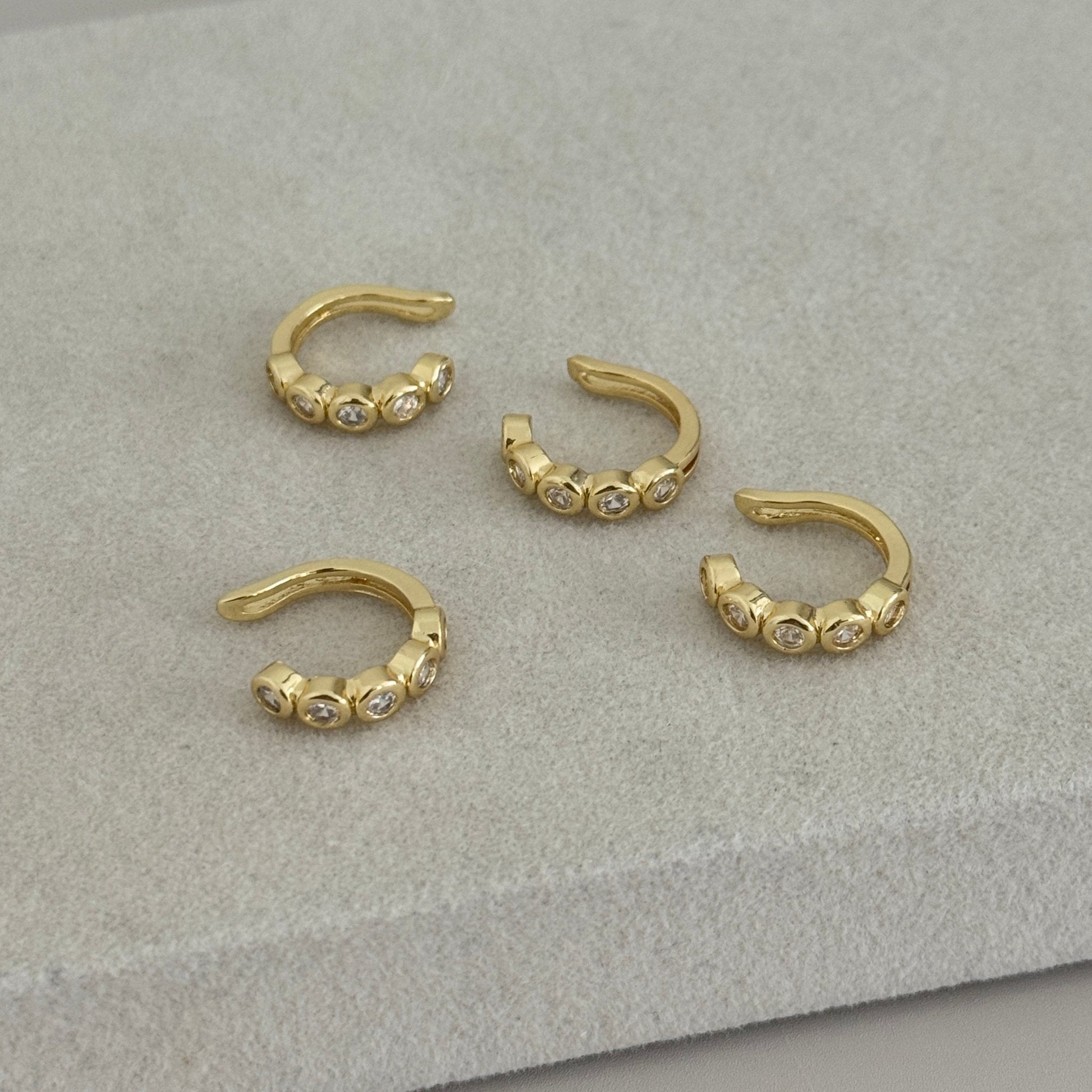 Crystal Row Adjustable Ear Cuff (Single Piece) - Earring | LimaLimón Store - 1