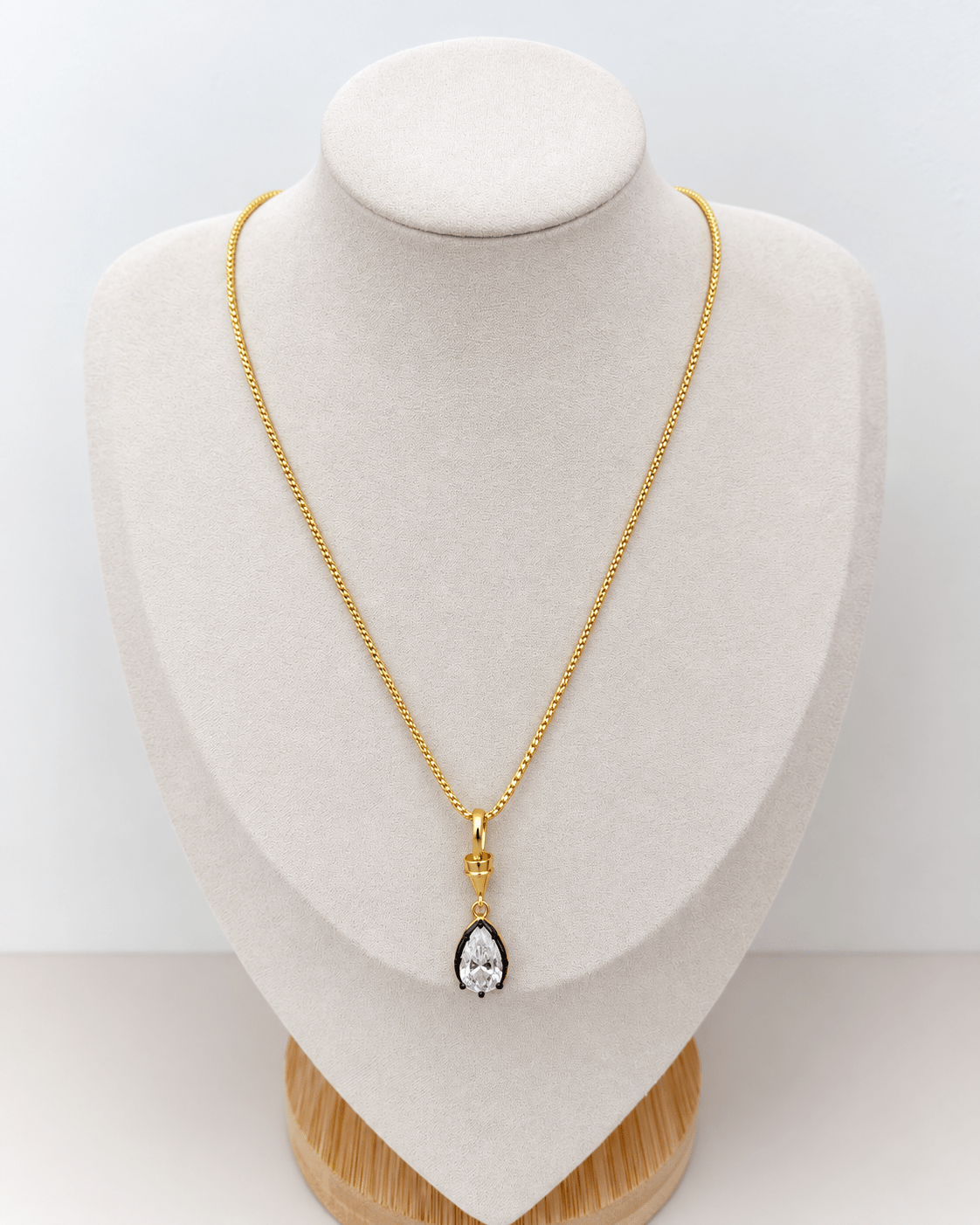 Crystal Solitaire Pendant Necklace - Necklaces | LimaLimón Store - 3