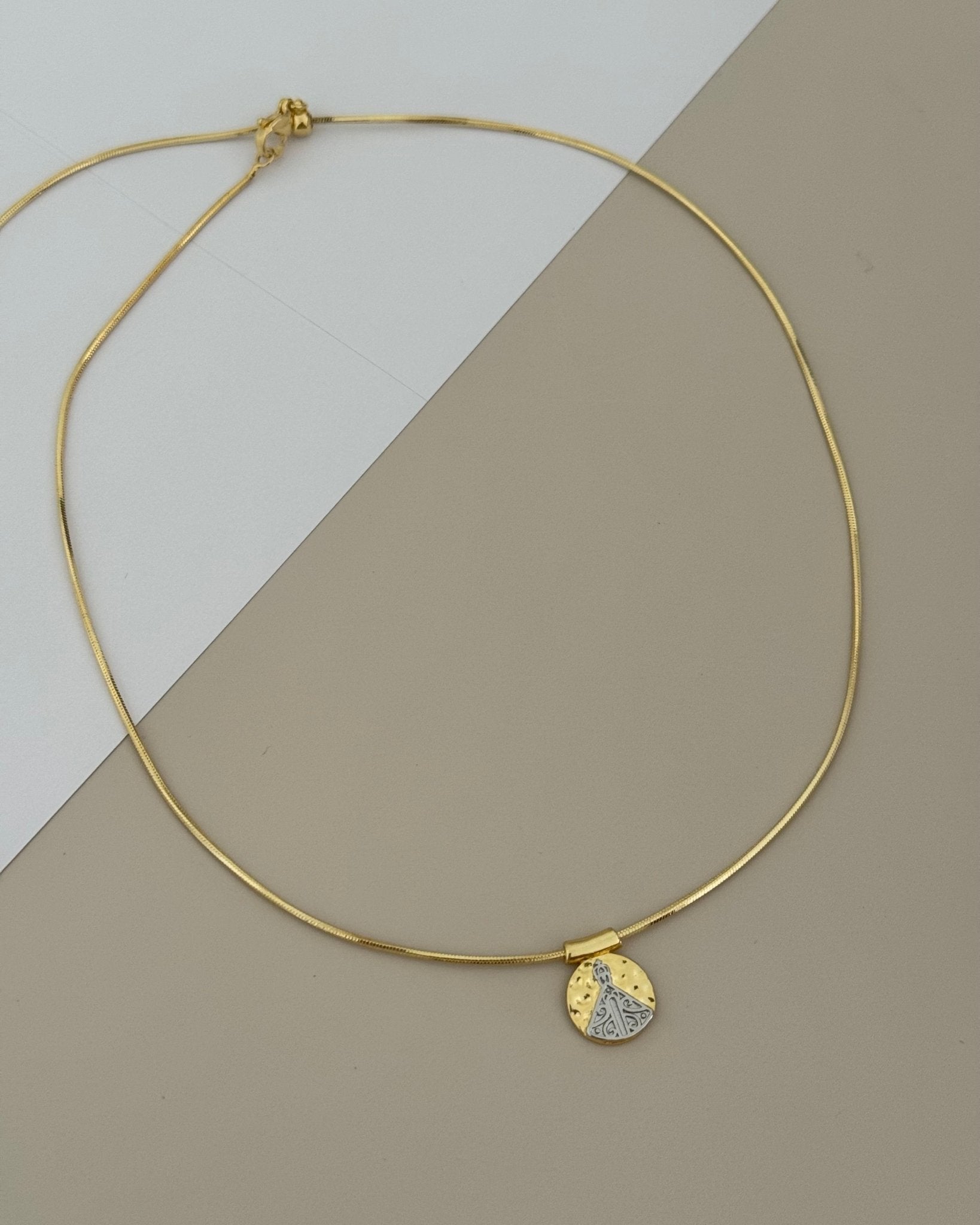 Del Valle Virgin Necklace - Necklace | LimaLimón Store - 2