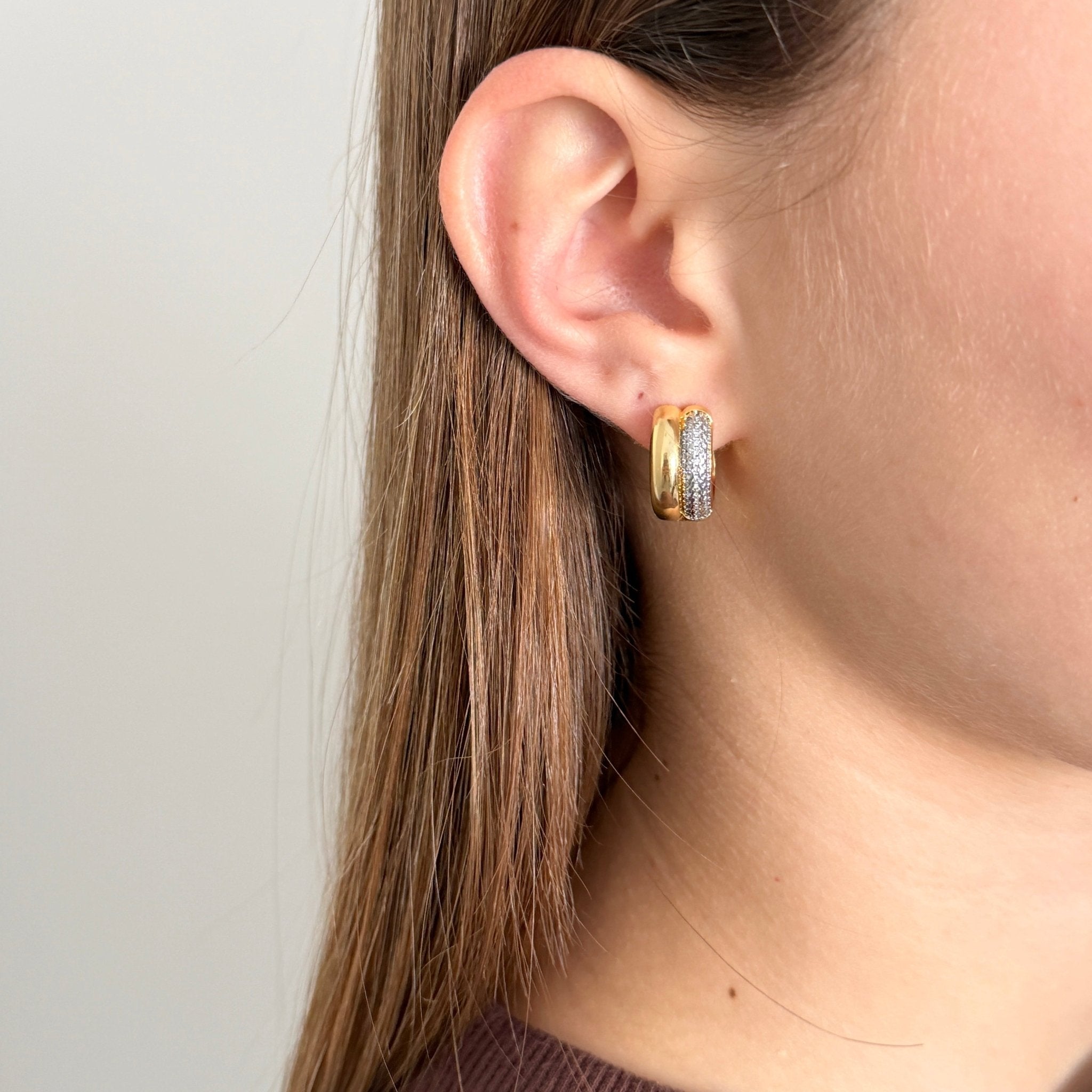 Double Shine Huggie Earrings - Earring | LimaLimón Store - 3