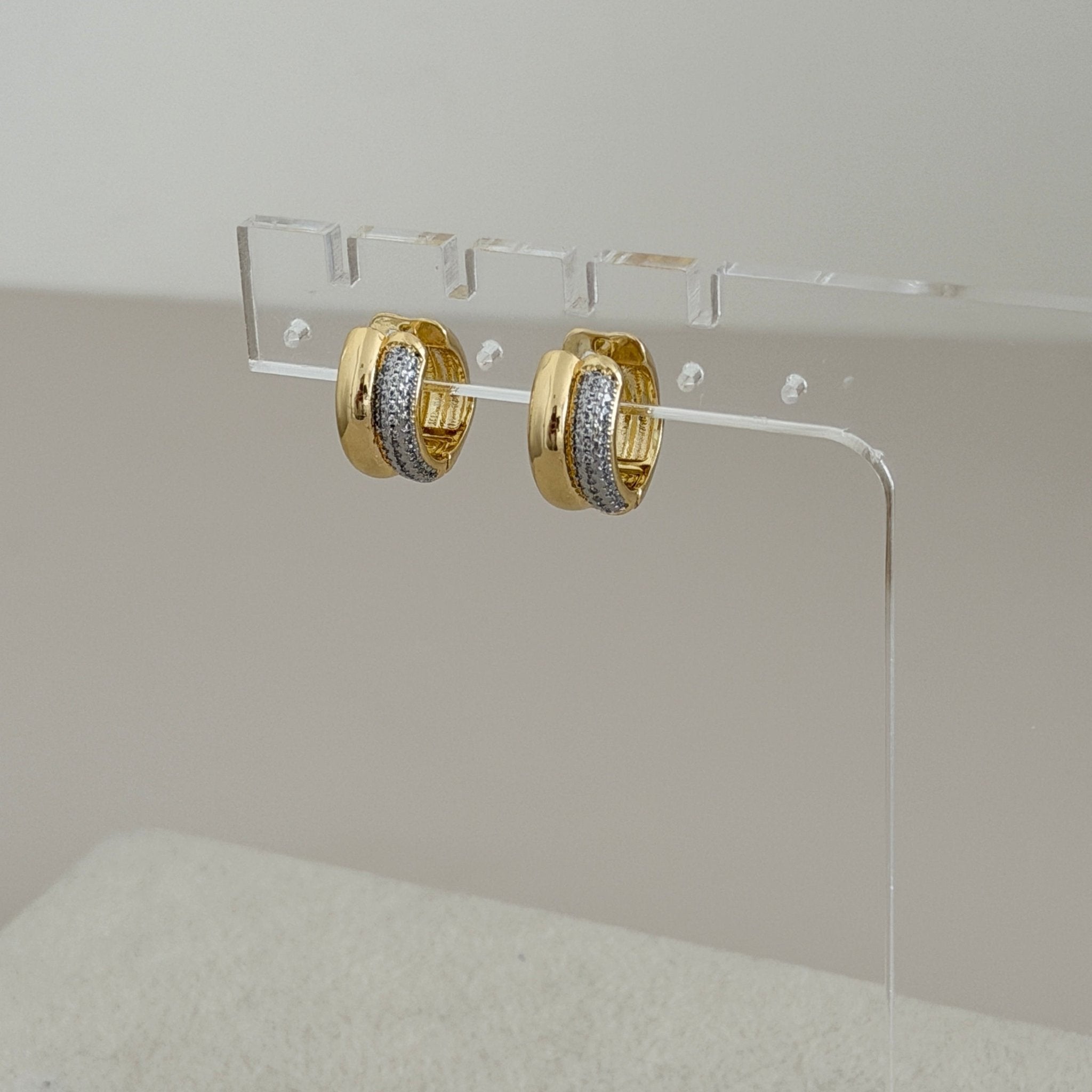 Double Shine Huggie Earrings - Earring | LimaLimón Store - 3