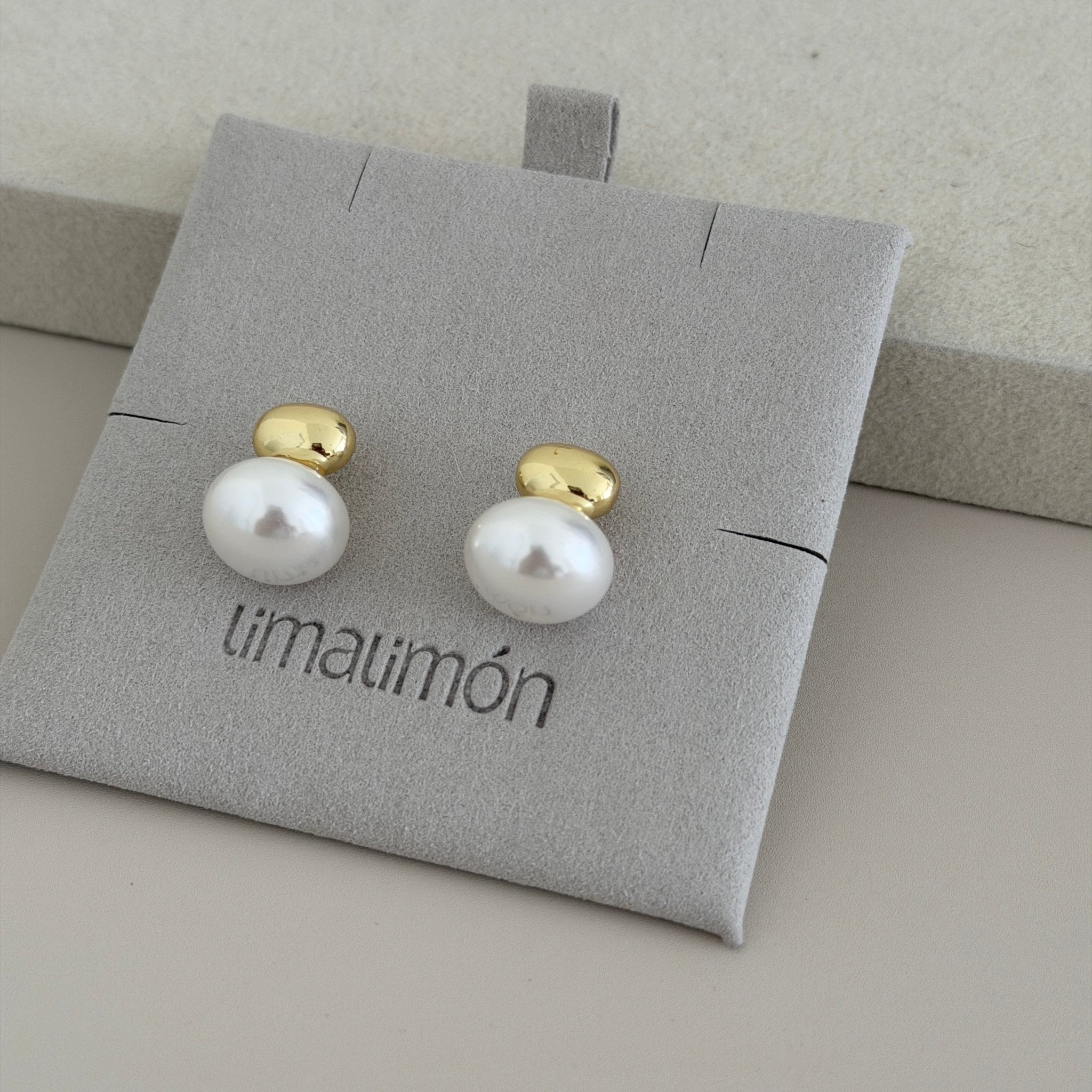 Dual Pearl & Gold Stud Earrings - Earring | LimaLimón Store - 2