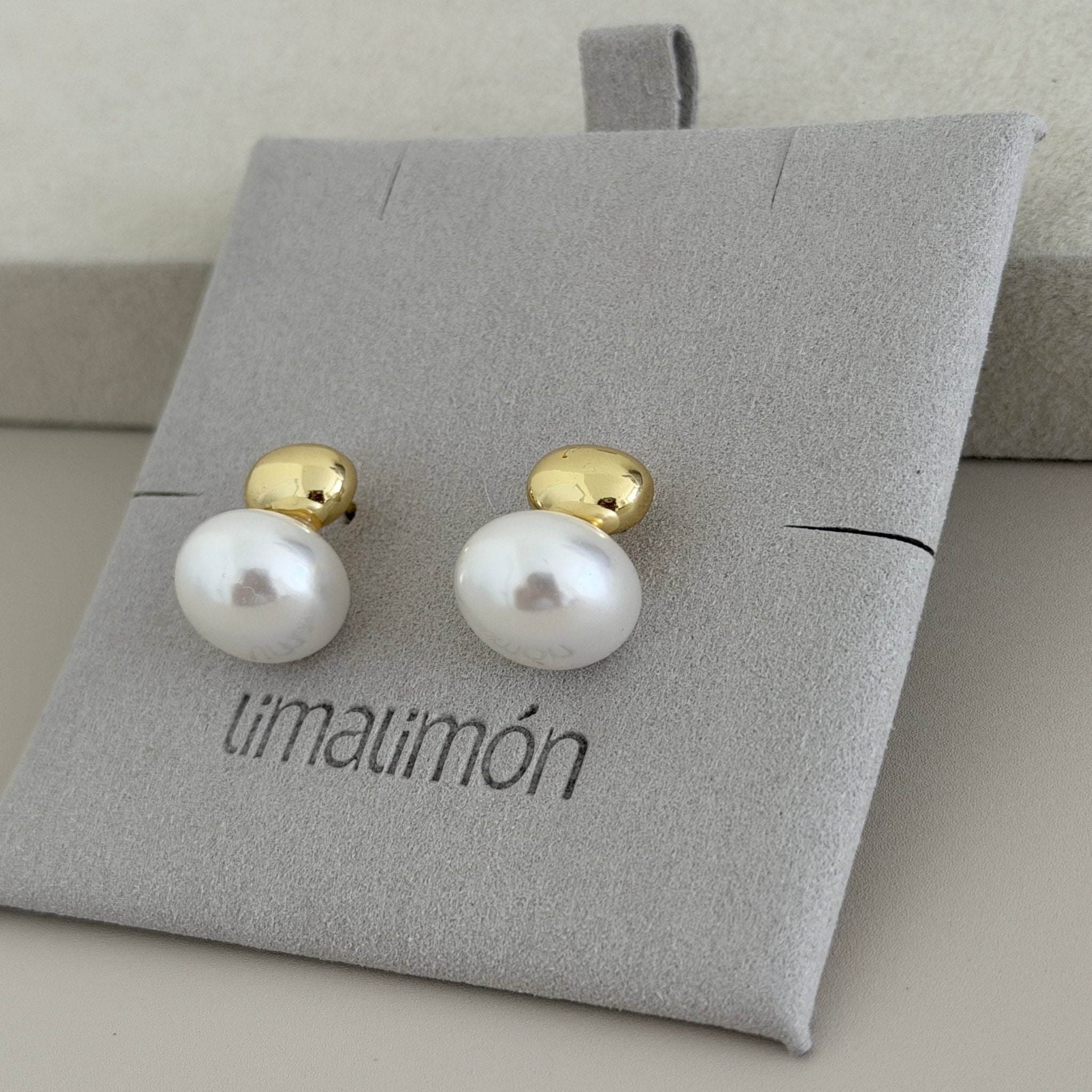 Dual Pearl & Gold Stud Earrings - Earring | LimaLimón Store - 3