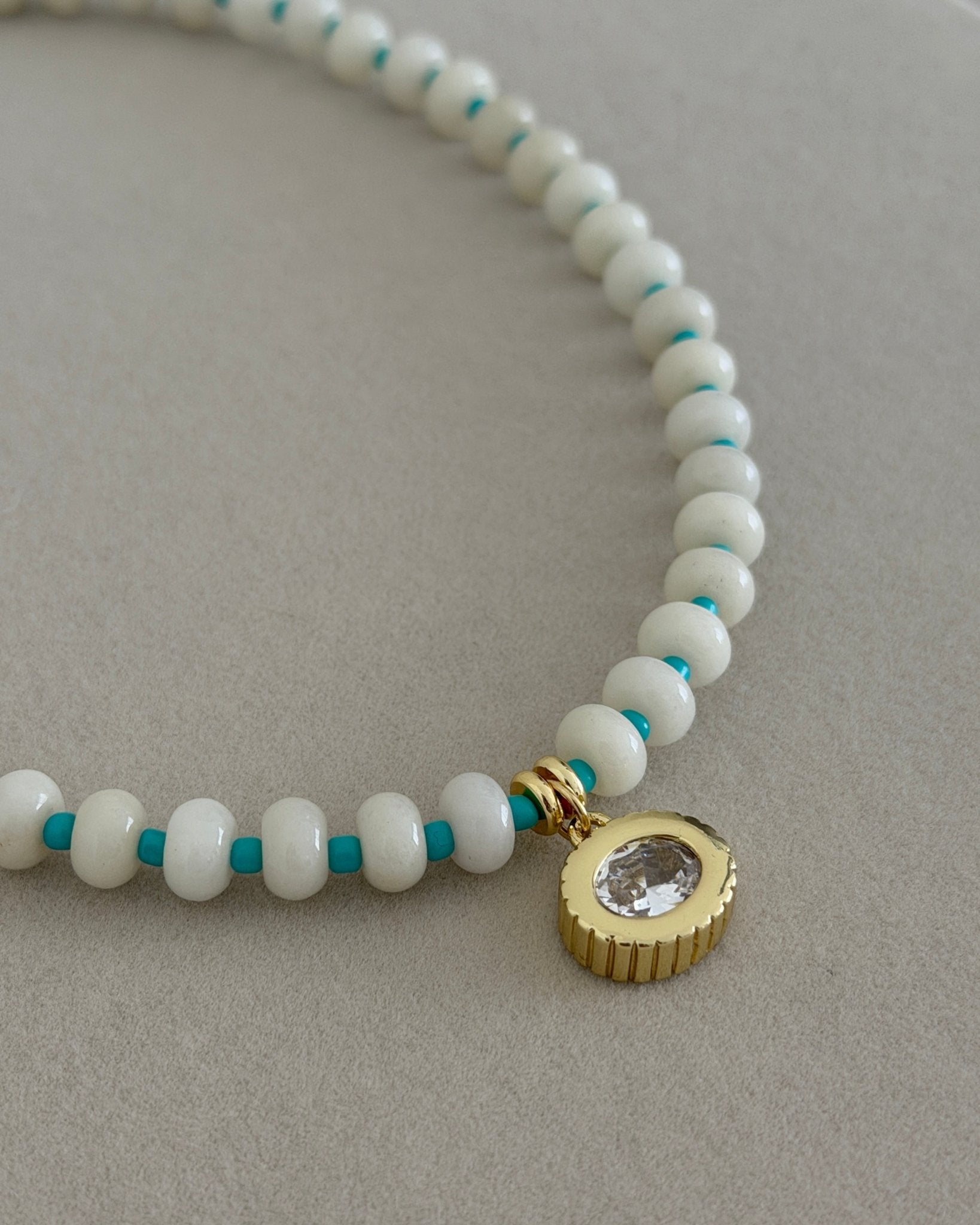 Dual Tone Drop Disc Necklace - Necklaces | LimaLimón Store - 4