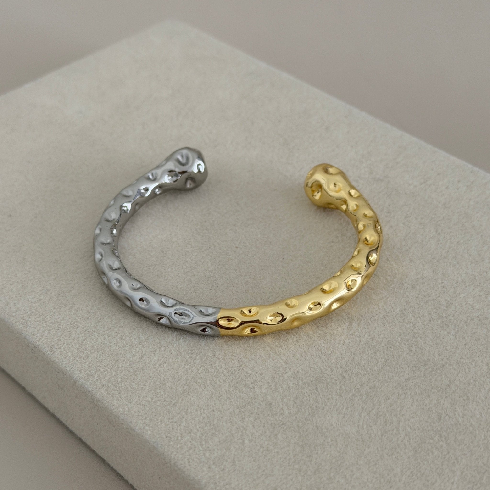 Dual Tone Hammered Cuff - Bracelets | LimaLimón Store - 1