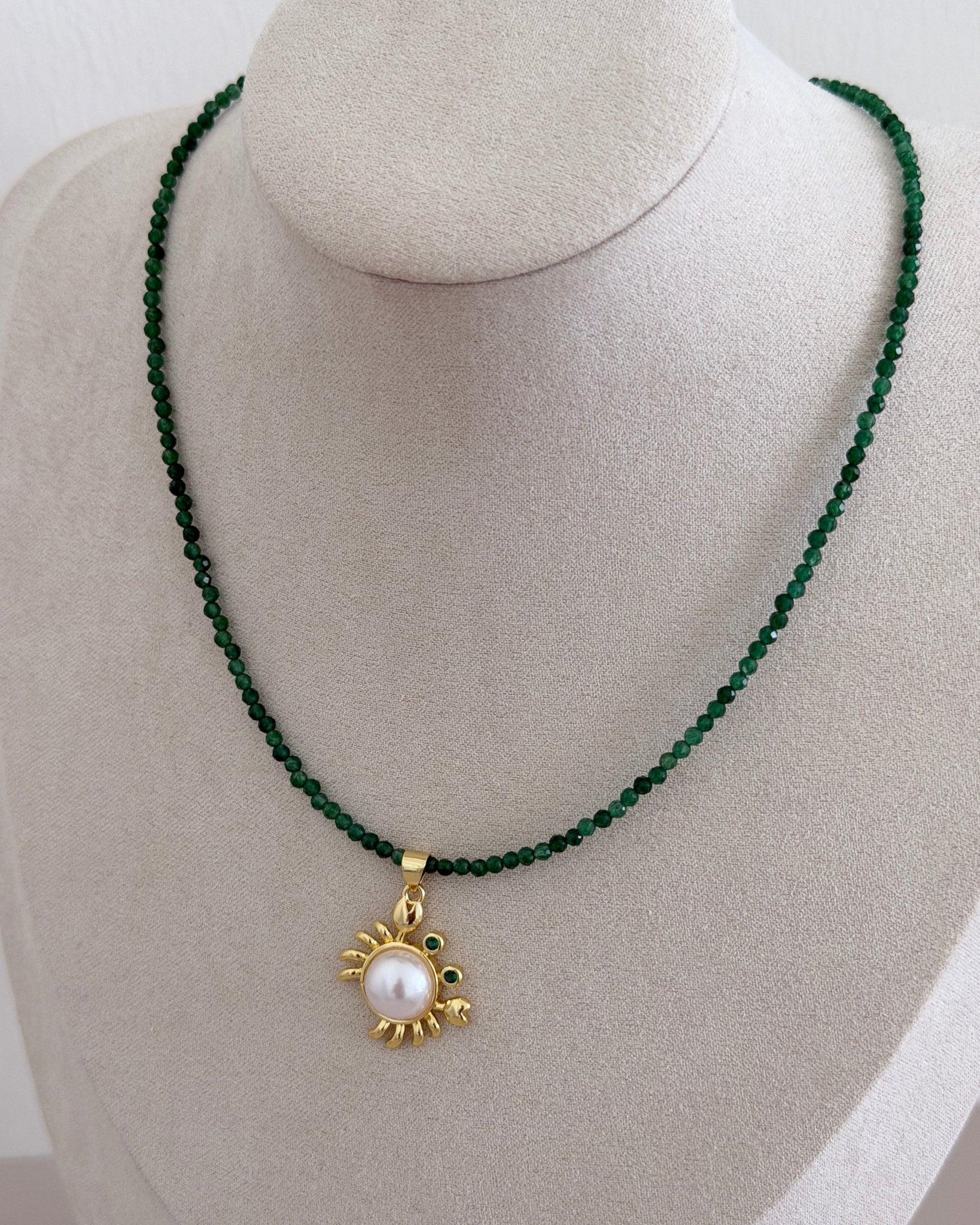 Emerald Crab Charm Necklace - Necklaces | LimaLimón Store - 3