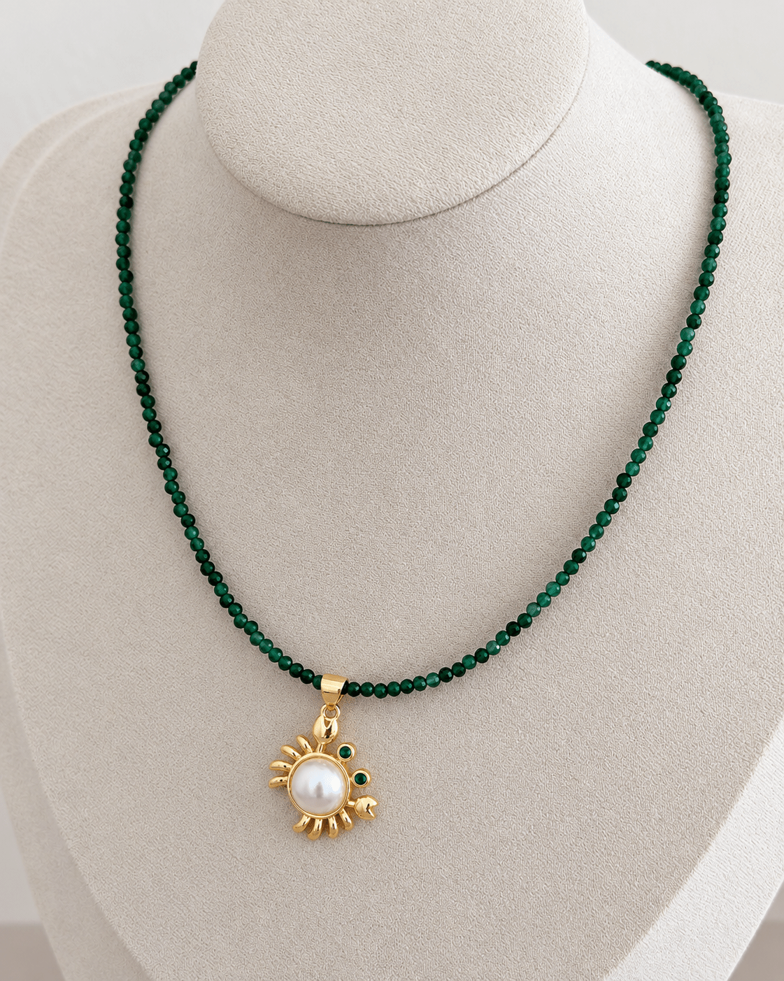 Emerald Crab Charm Necklace - Necklaces | LimaLimón Store - 2