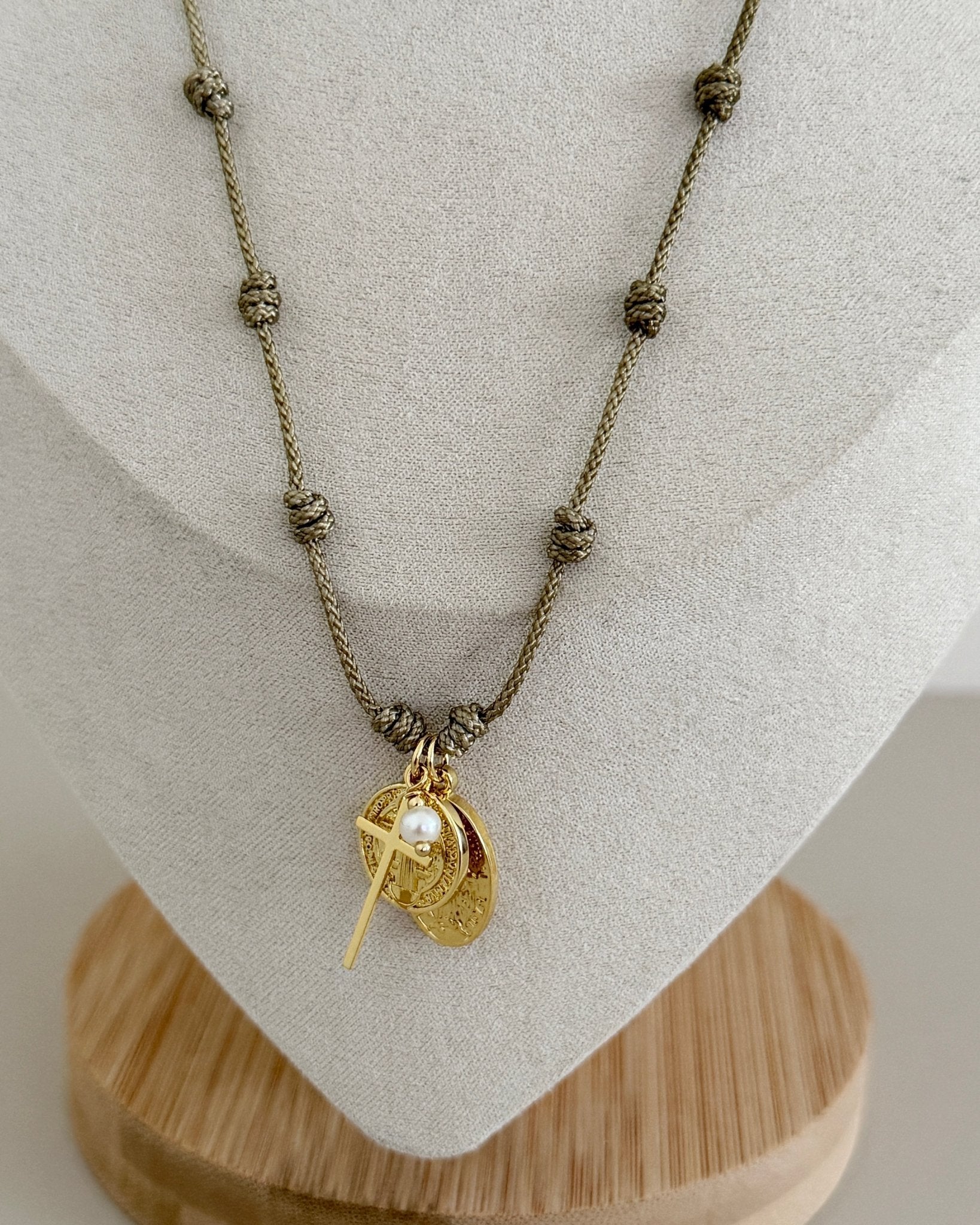 Faith Knot Adjustable Necklace - Necklaces | LimaLimón Store - 2