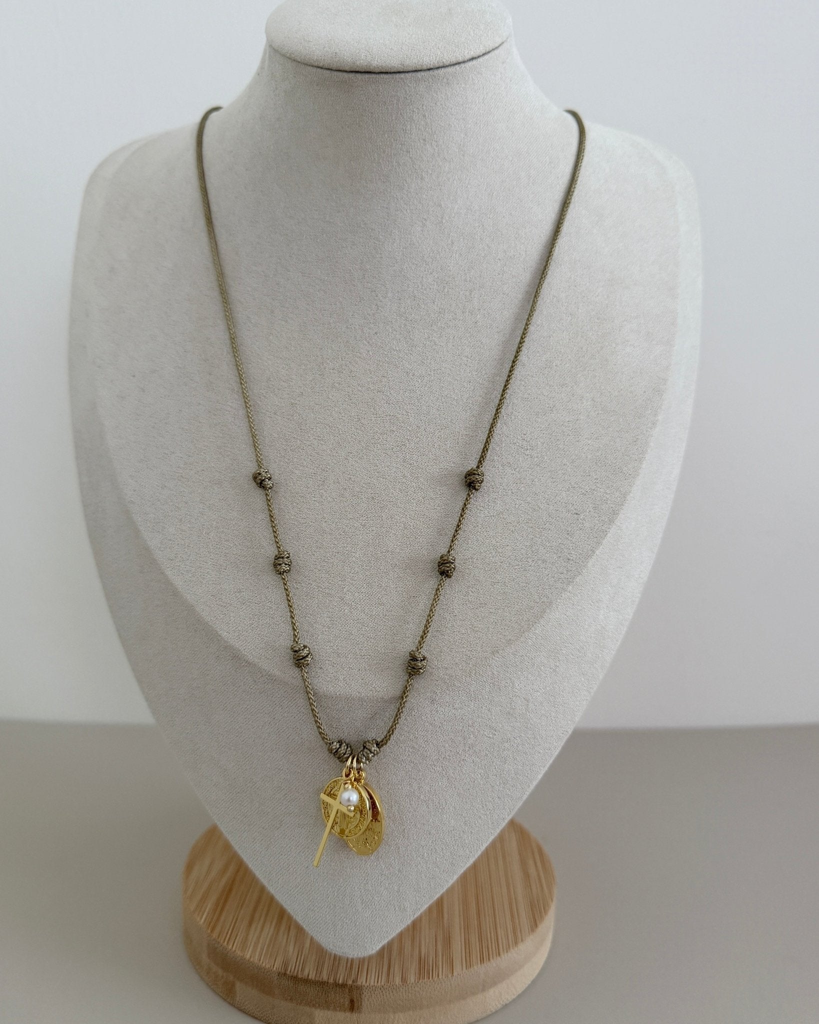 Faith Knot Adjustable Necklace - Necklaces | LimaLimón Store - 1