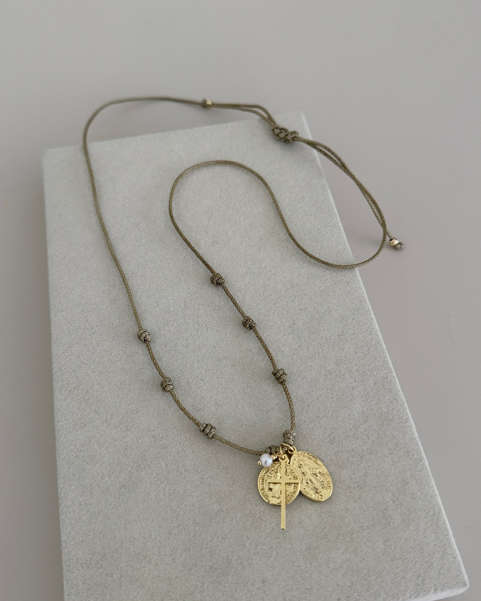 Faith Knot Adjustable Necklace - Necklaces | LimaLimón Store - 3