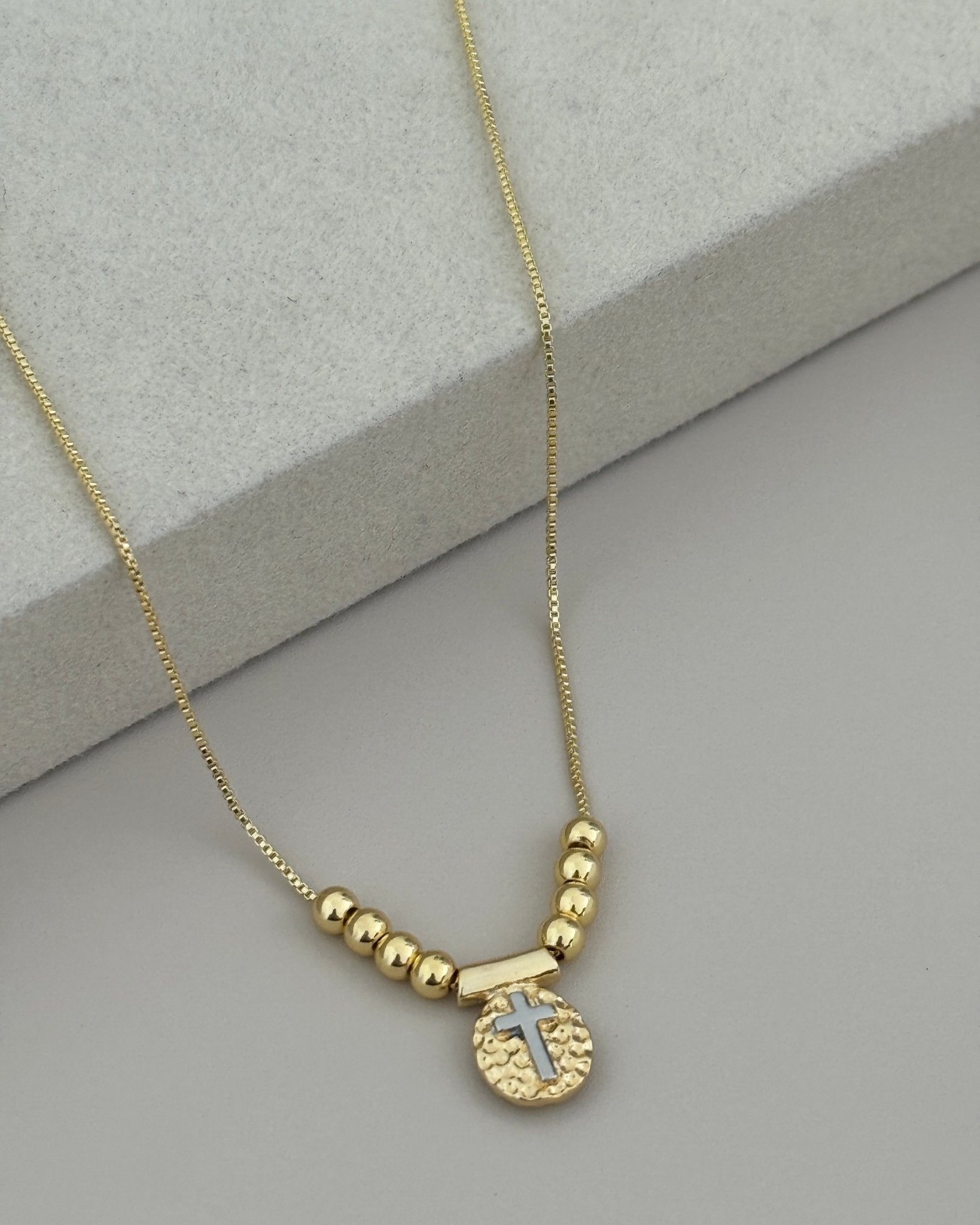 Faith Medallion Beaded Necklace - Necklace | LimaLimón Store - 1