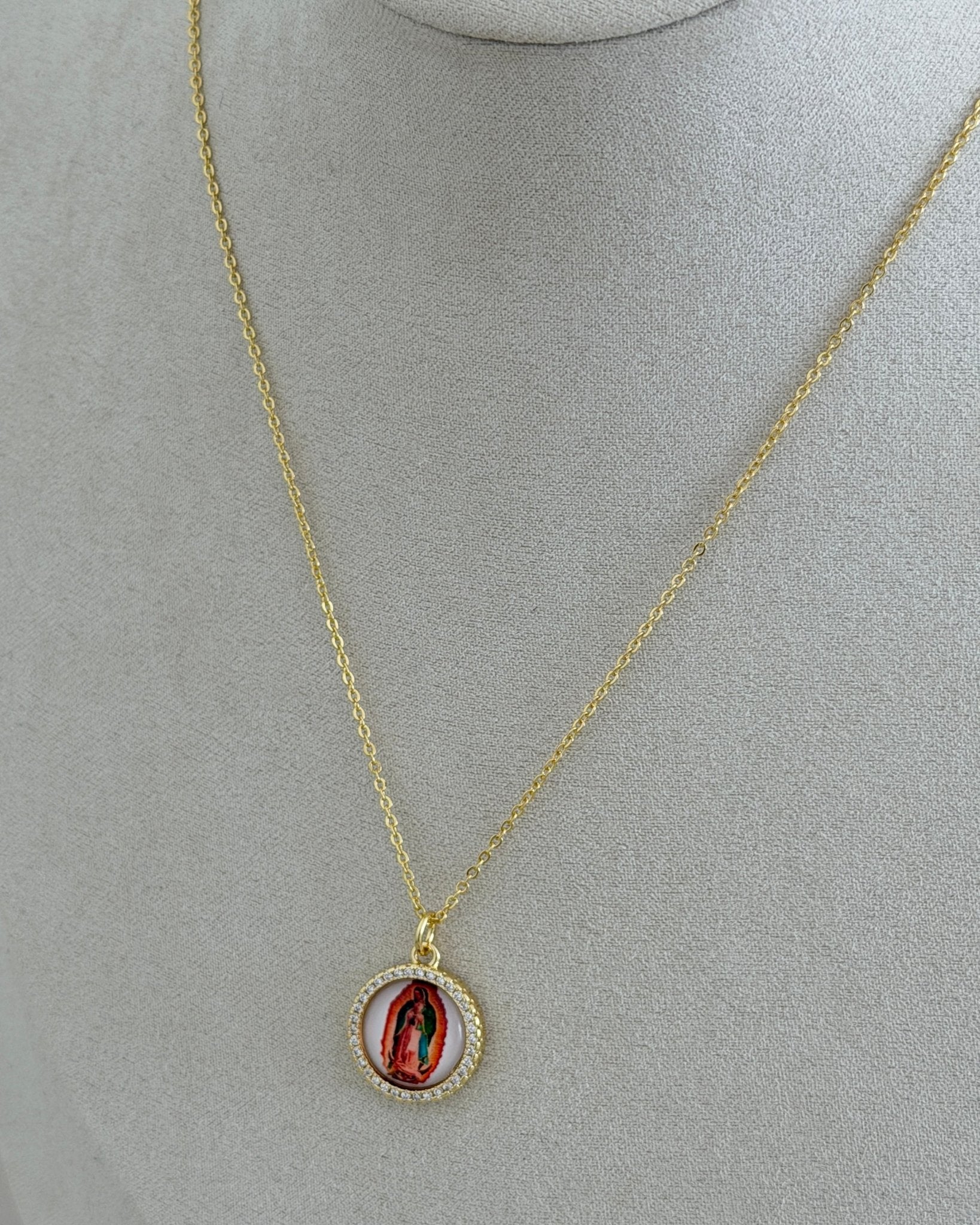 Faith Medallion Necklace - Necklace | LimaLimón Store - 3