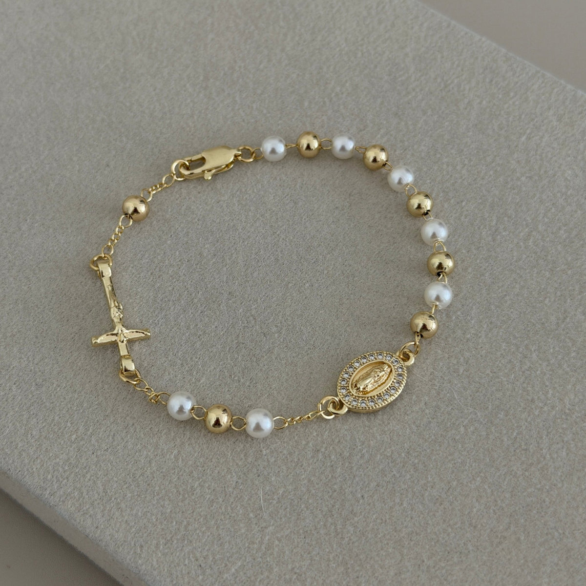 Faith Pearl Rosary Bracelet - Bracelet | LimaLimón Store - 1